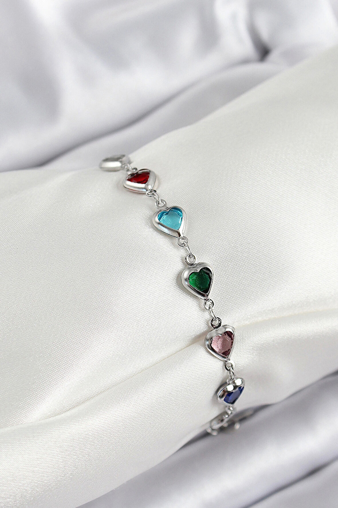 Pirinç Gümüş Renk Karışık Renk Kalp Zirkon Taşlı Kadın Bileklik