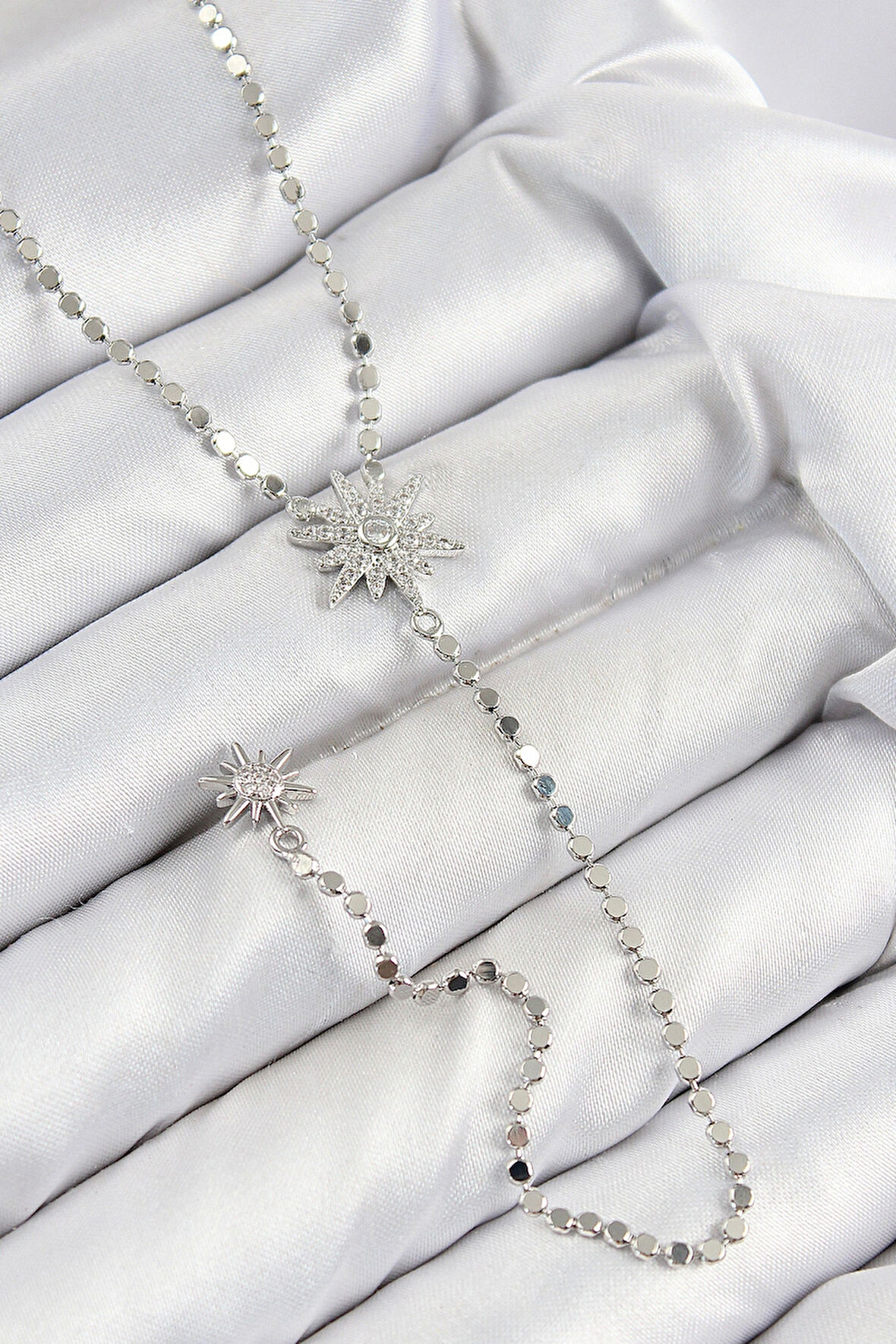 Pirinç Zirkon Taşlı Ezme Zincirli Kutup Yıldızı Model Gümüş Renk Y Kolye