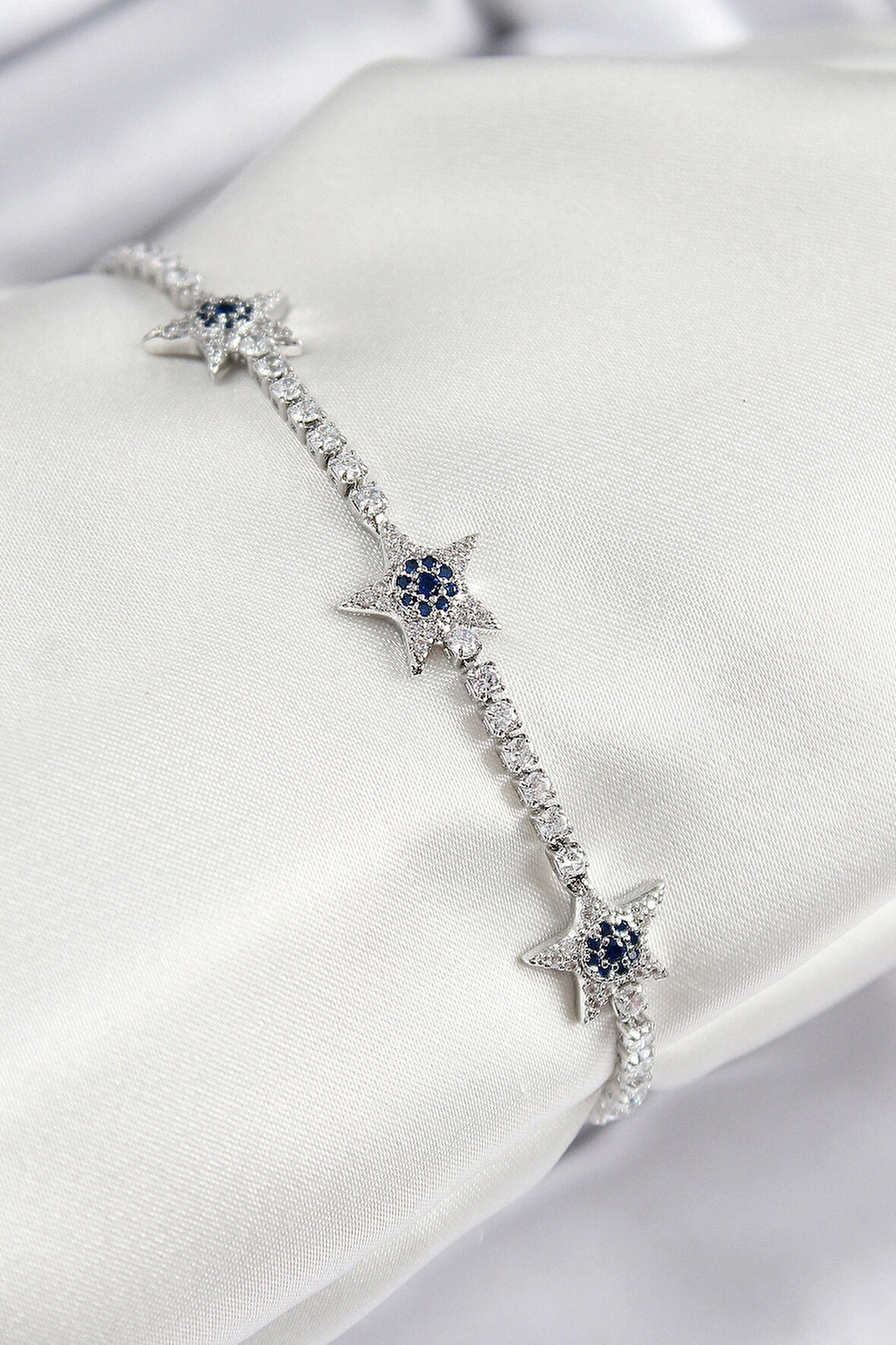 Pirinç Zirkon Taşlı Yıldız Model Gümüş Renk Kadın Bileklik