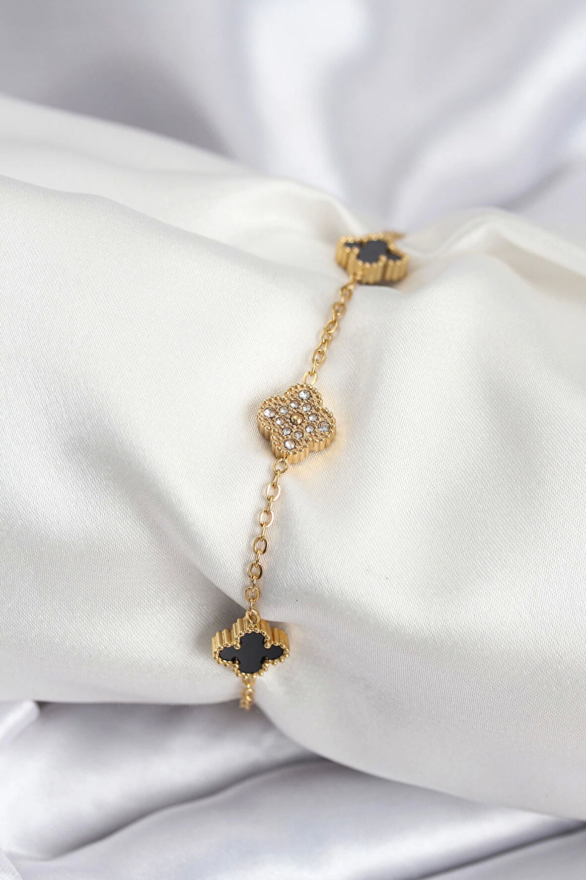 316L Çelik Gold Renk Siyah ve Zirkon Taşlı Baby Boy Yonca Kadın Bileklik