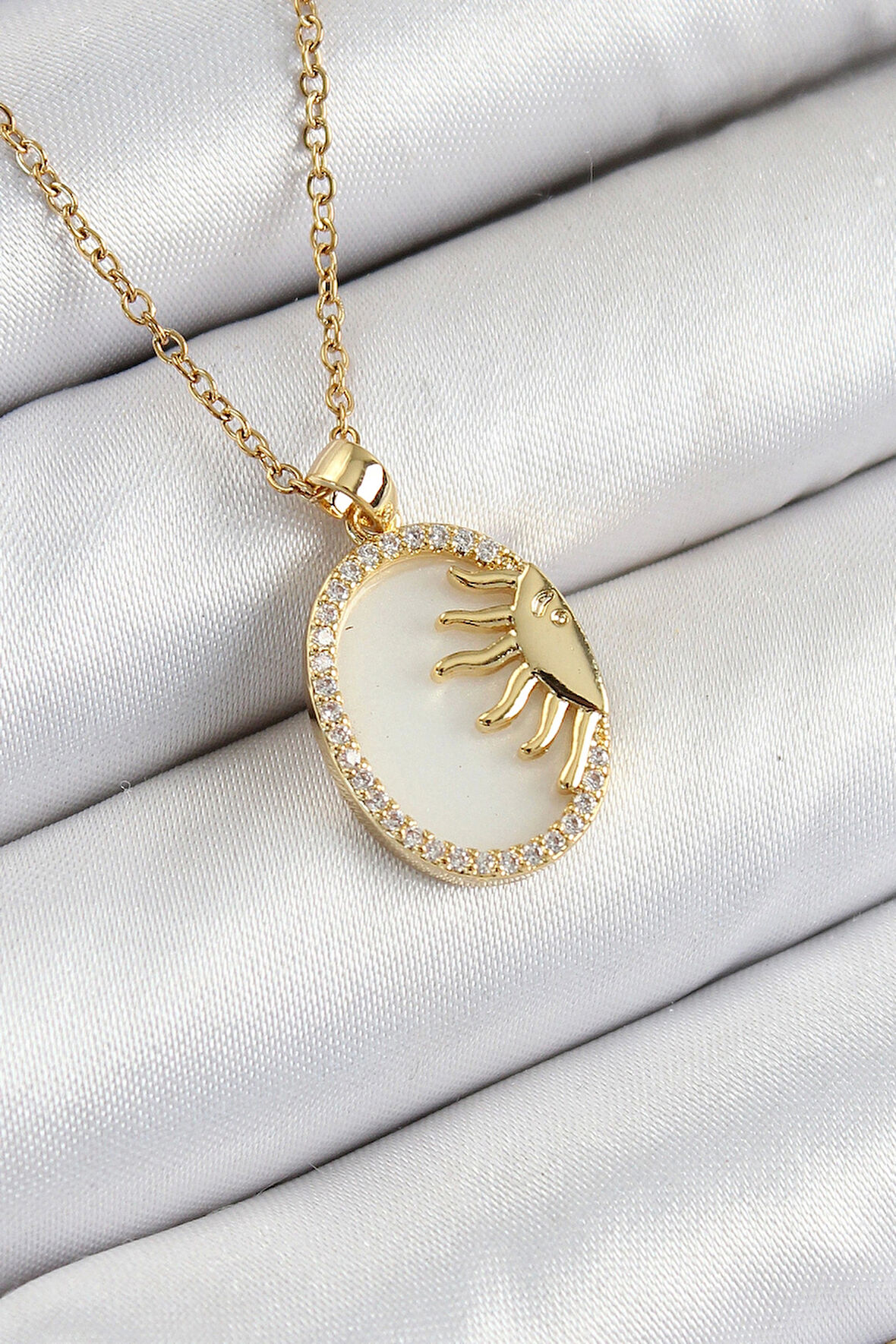 316L Çelik Zirkon Taşlı Yarım Güneş Model Gold Renk Kadın Kolye