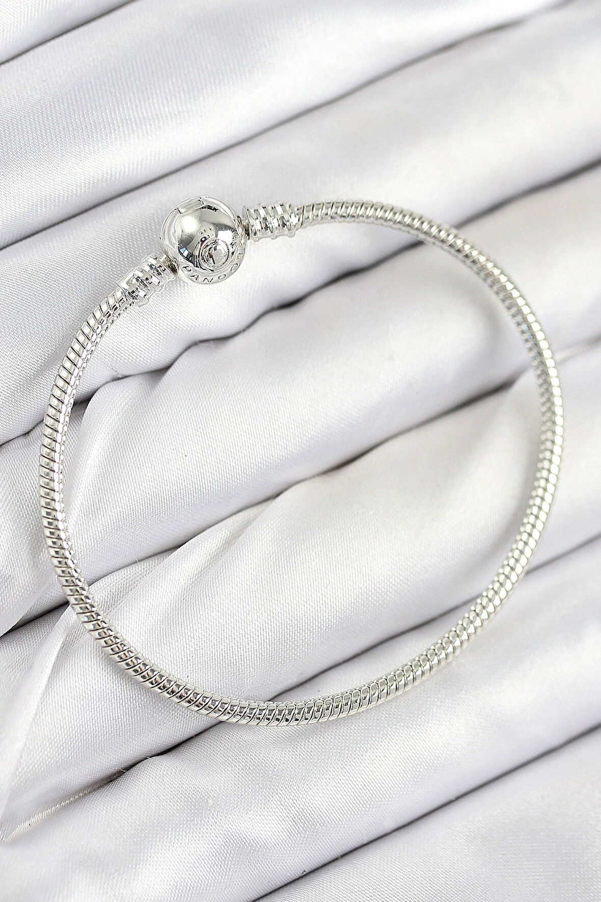 Pirinç Charm Topcuk Model Gümüş Renk Kadın Bileklik