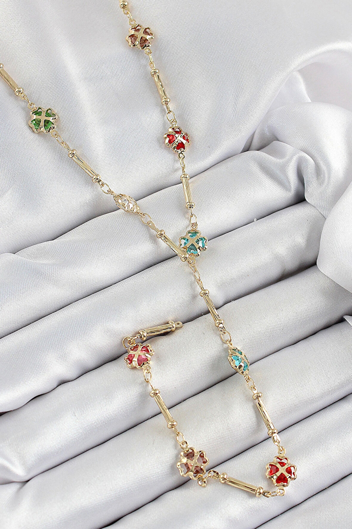 Pirinç Asorti Kalpli Yonca Model Gold Renk Zirkon Taşlı Y Kolye