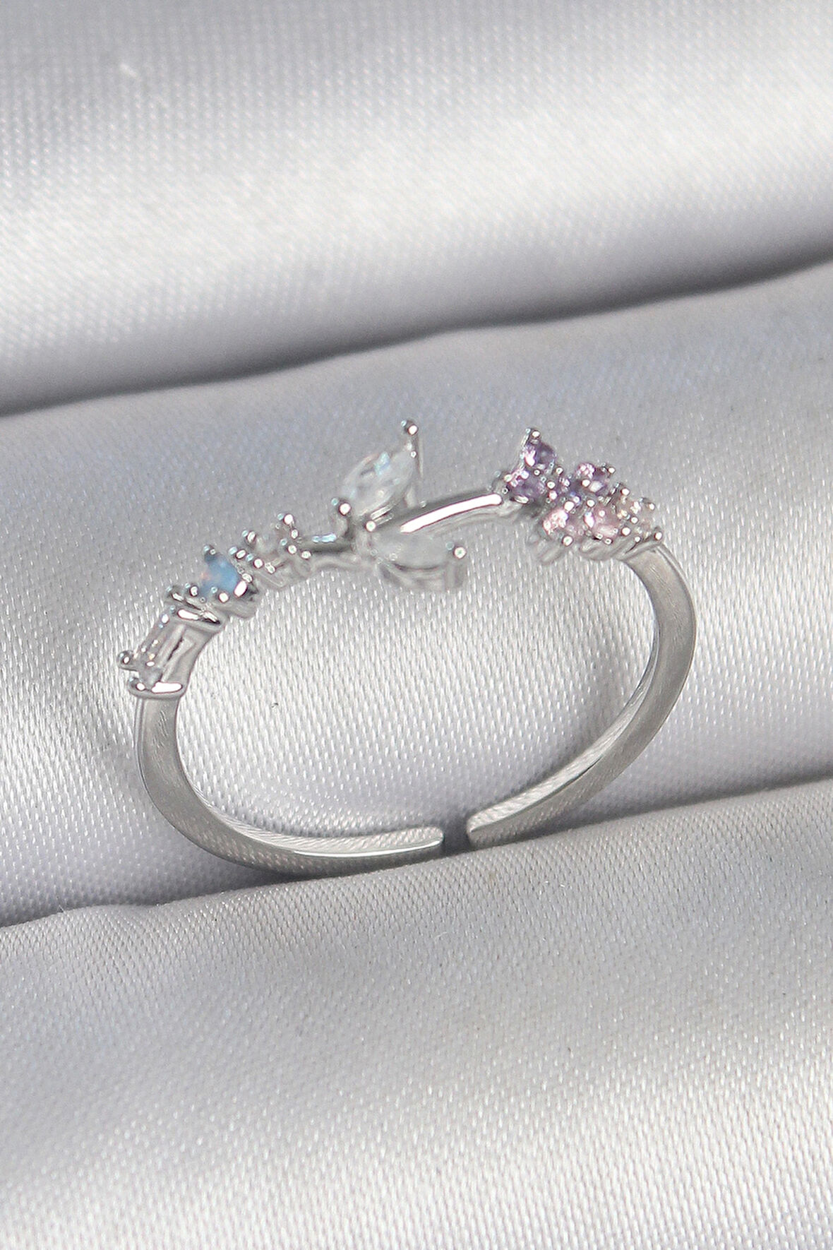 Pirinç Gümüş Renk Zirkon Taşlı Çiçek Model Ayarlanabilir Kadın Yüzük