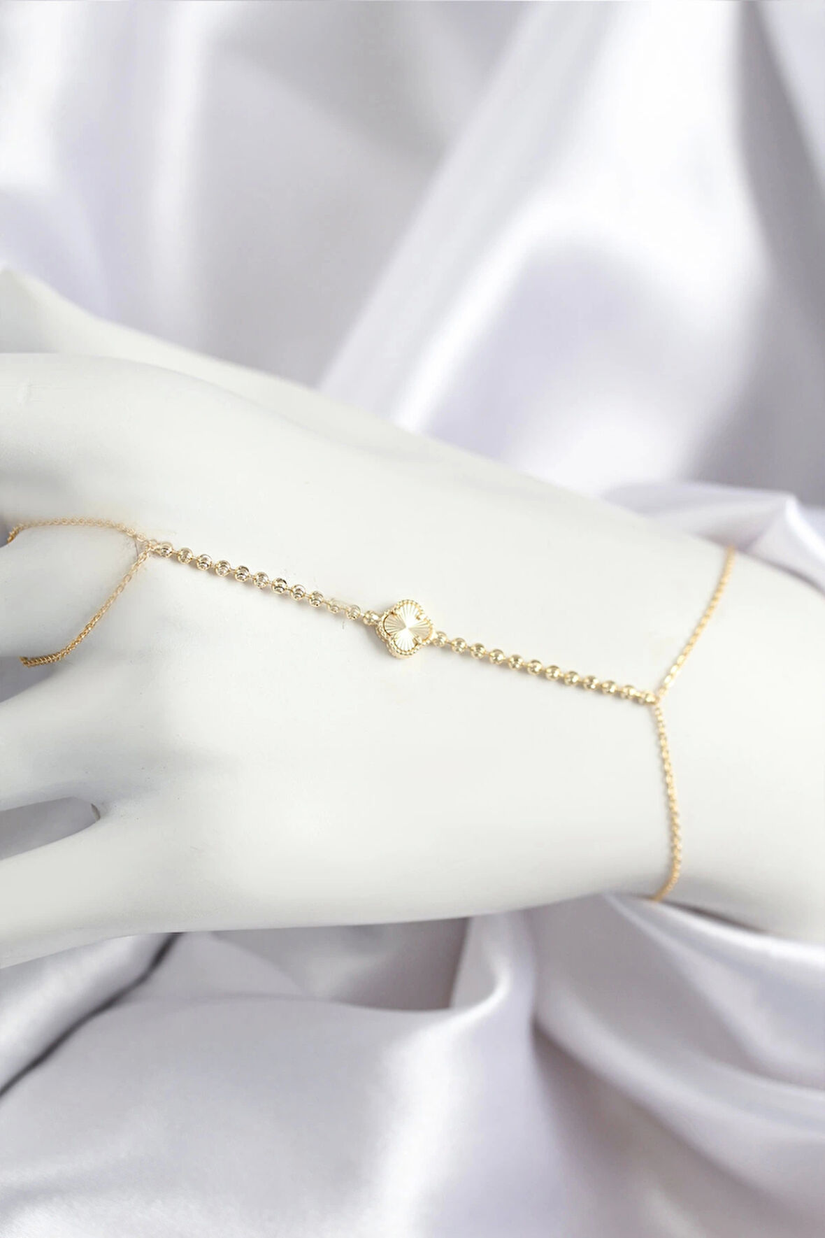 Pirinç Zirkon Taşlı Yonca Model Gold Renk Şahmeran