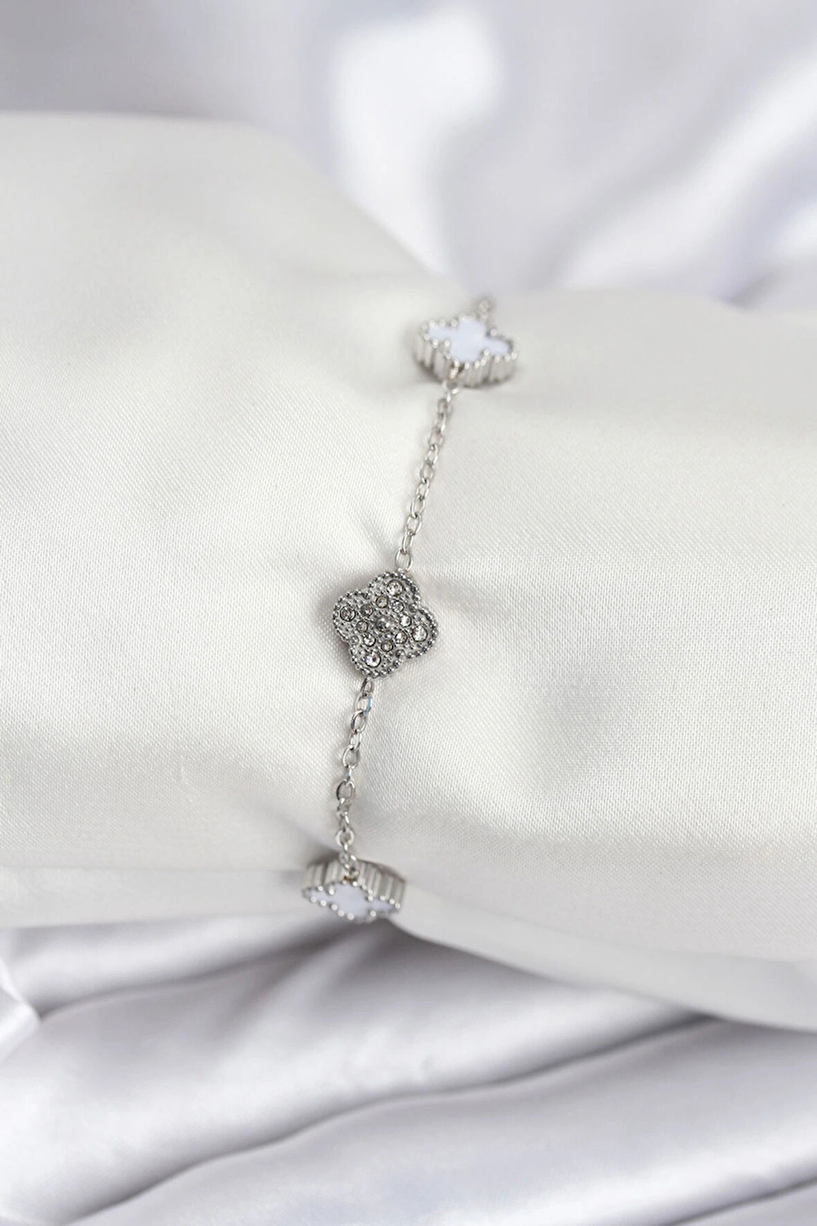 316L Çelik Gümüş Renk Beyaz ve Zirkon Taşlı Baby Boy Yonca Kadın Bileklik