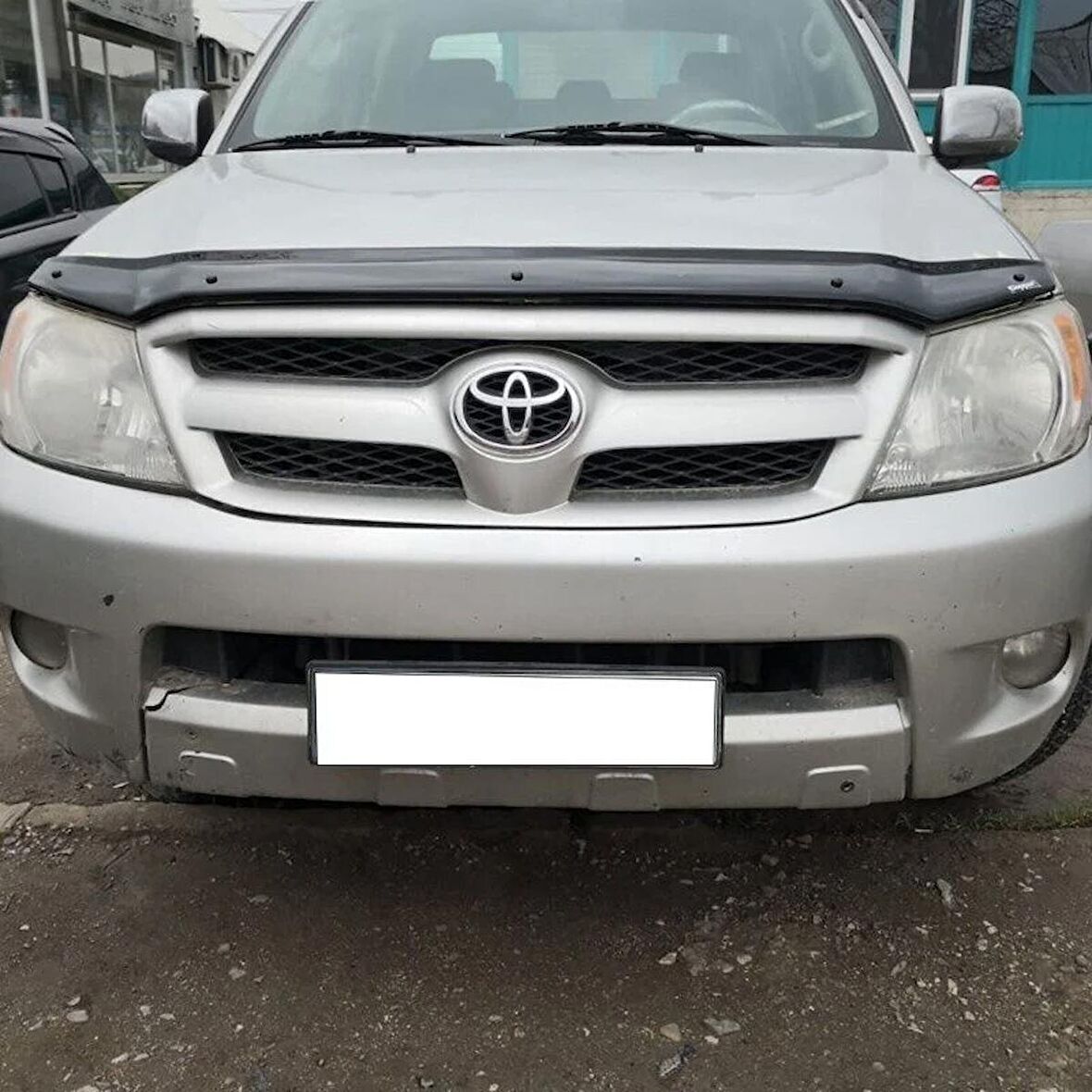 Toyota Hilux Kaput Rüzgarlığı Koruyucu 2006-2012 arası