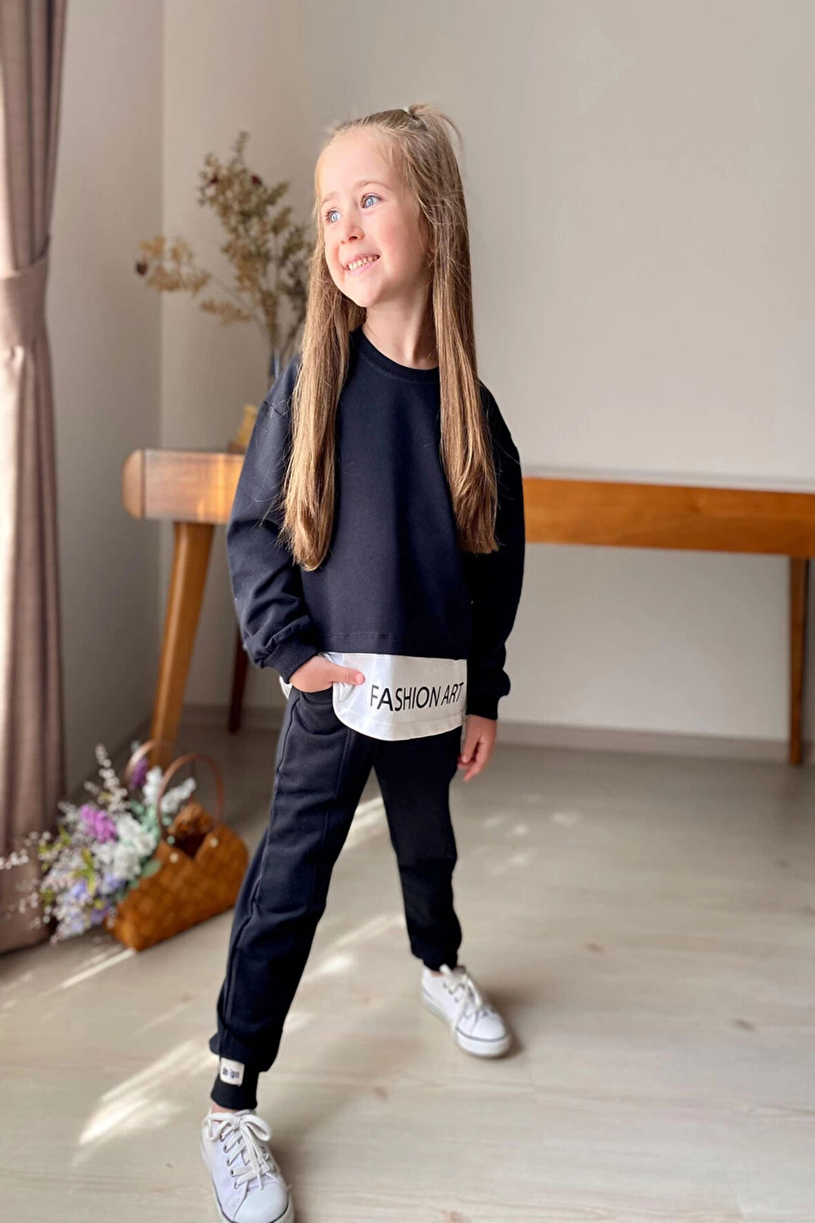 Yazı Detaylı Tarz Siyah Renk Kız Çocuk Takım