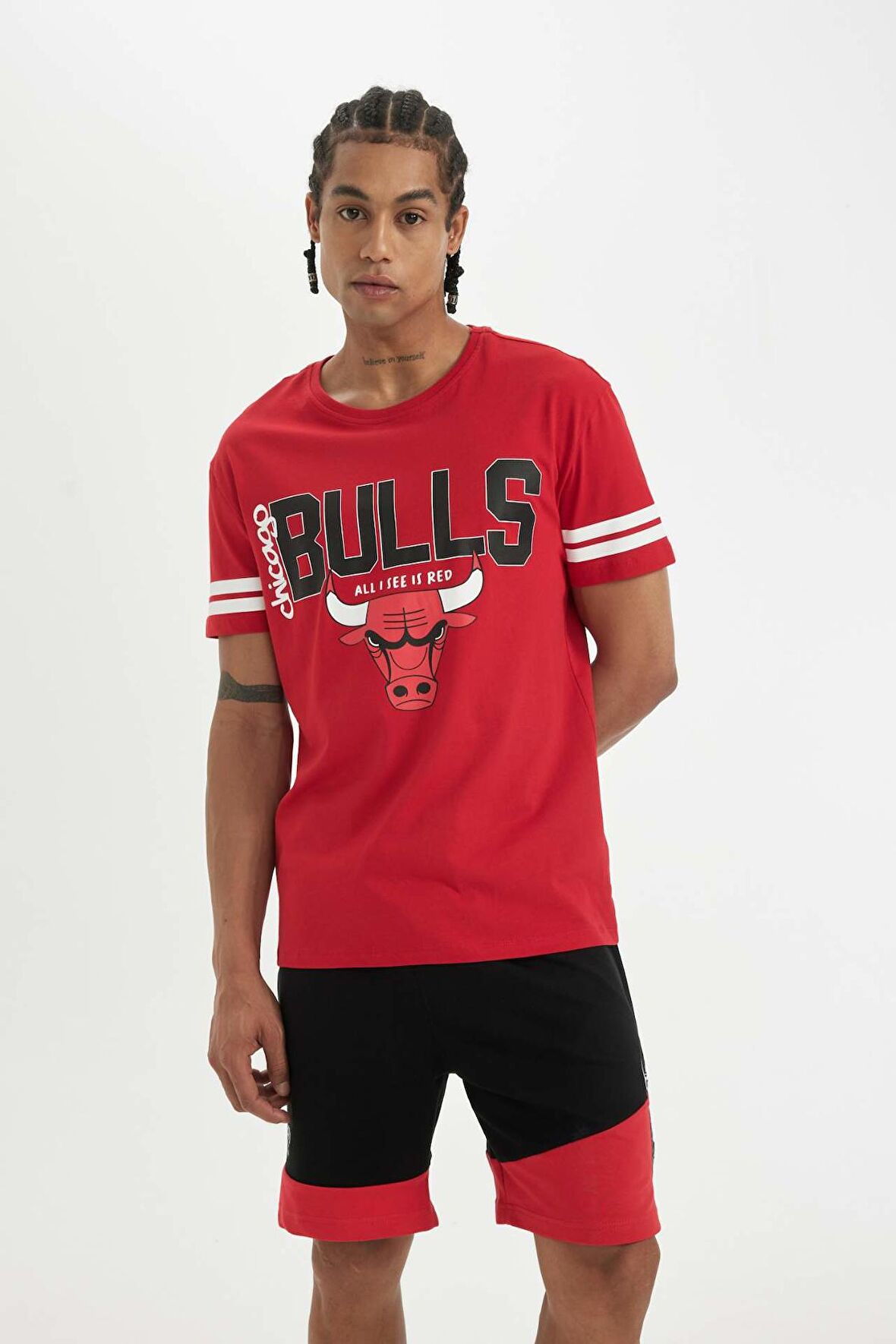 DeFactoFit NBA Chicago Bulls Standart Fit Bisiklet Yaka Kısa Kollu Tişört A1995AX24SMRD296