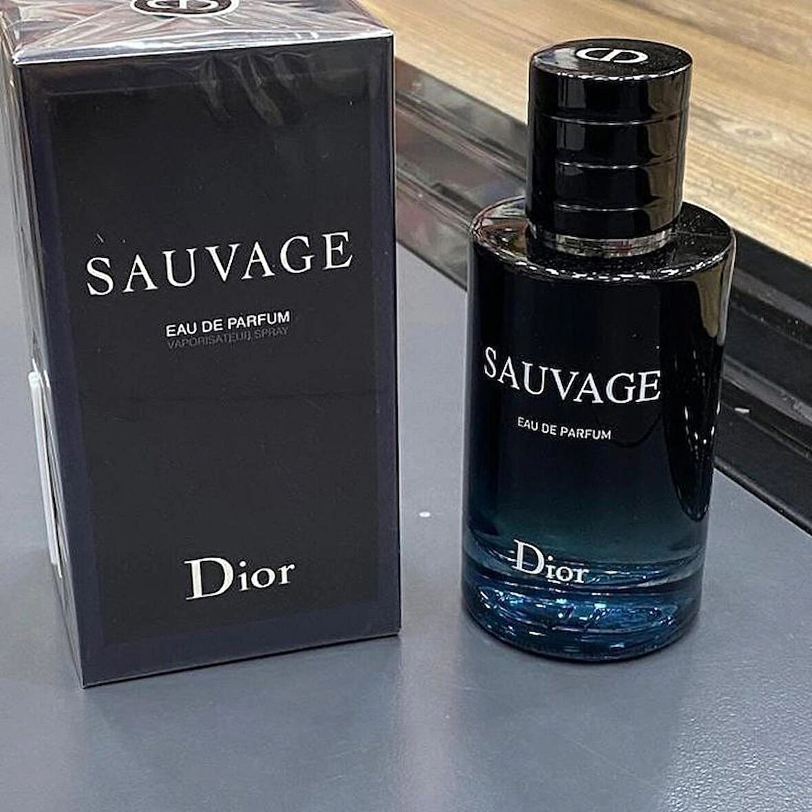 Dior suevage erkek parfümü 100 ml