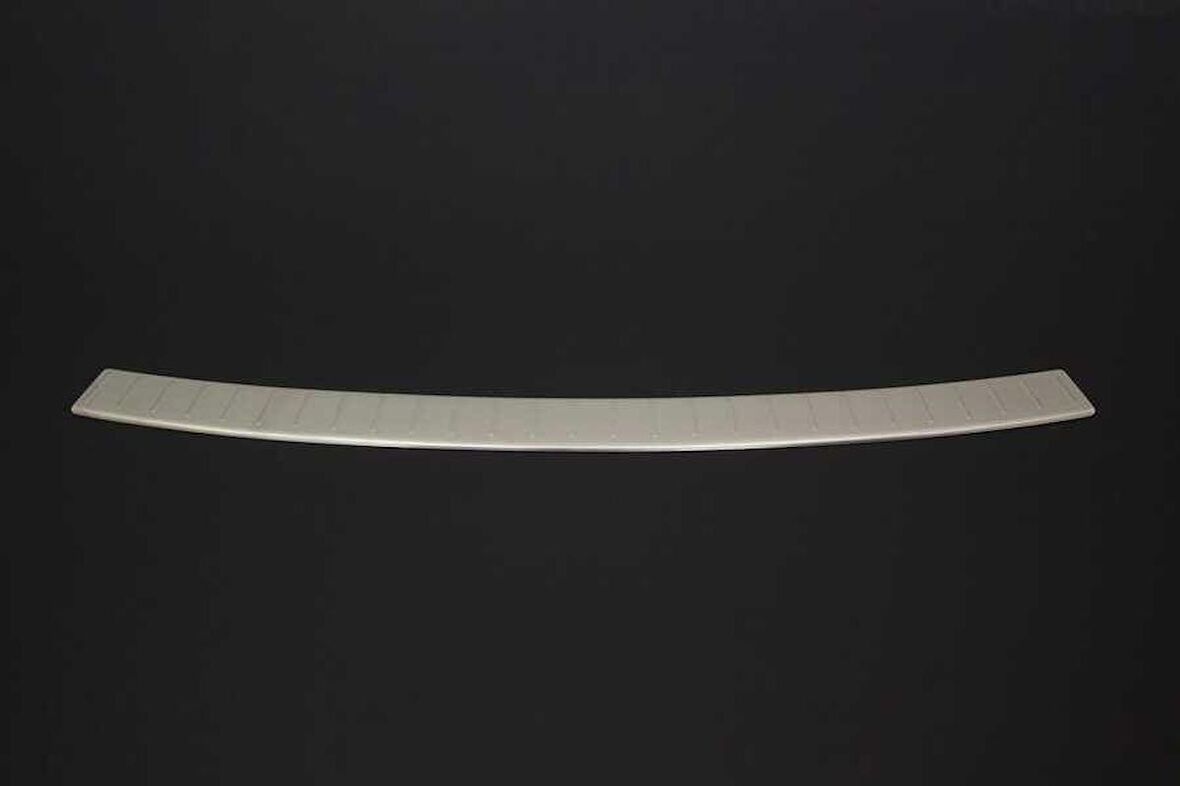 Nissan Pulsar Krom Arka Tampon Eşiği Taşlı 2016 ve Sonrası