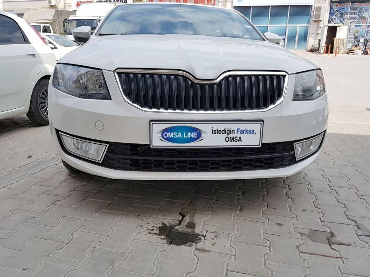 Skoda Octavia 3 A Krom Sis Farı Çerçevesi 2 Parça 2013-2016 Arası