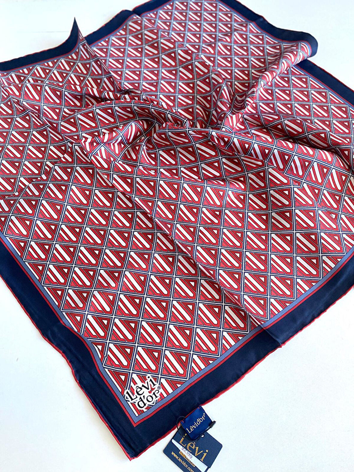 Levidor Tivil Saf İpek Eşarp 49464 Kırmızı Karışık Desen