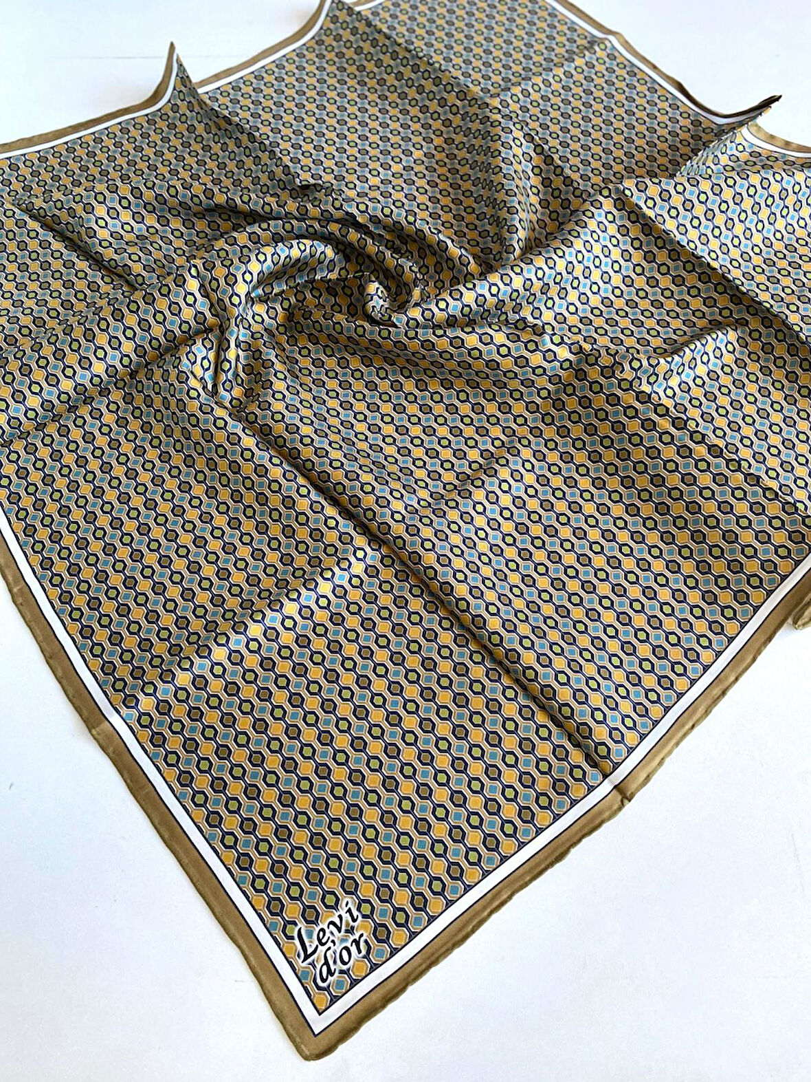 Levidor Tivil Saf İpek Eşarp 49476 Yeşil Karışık Desen