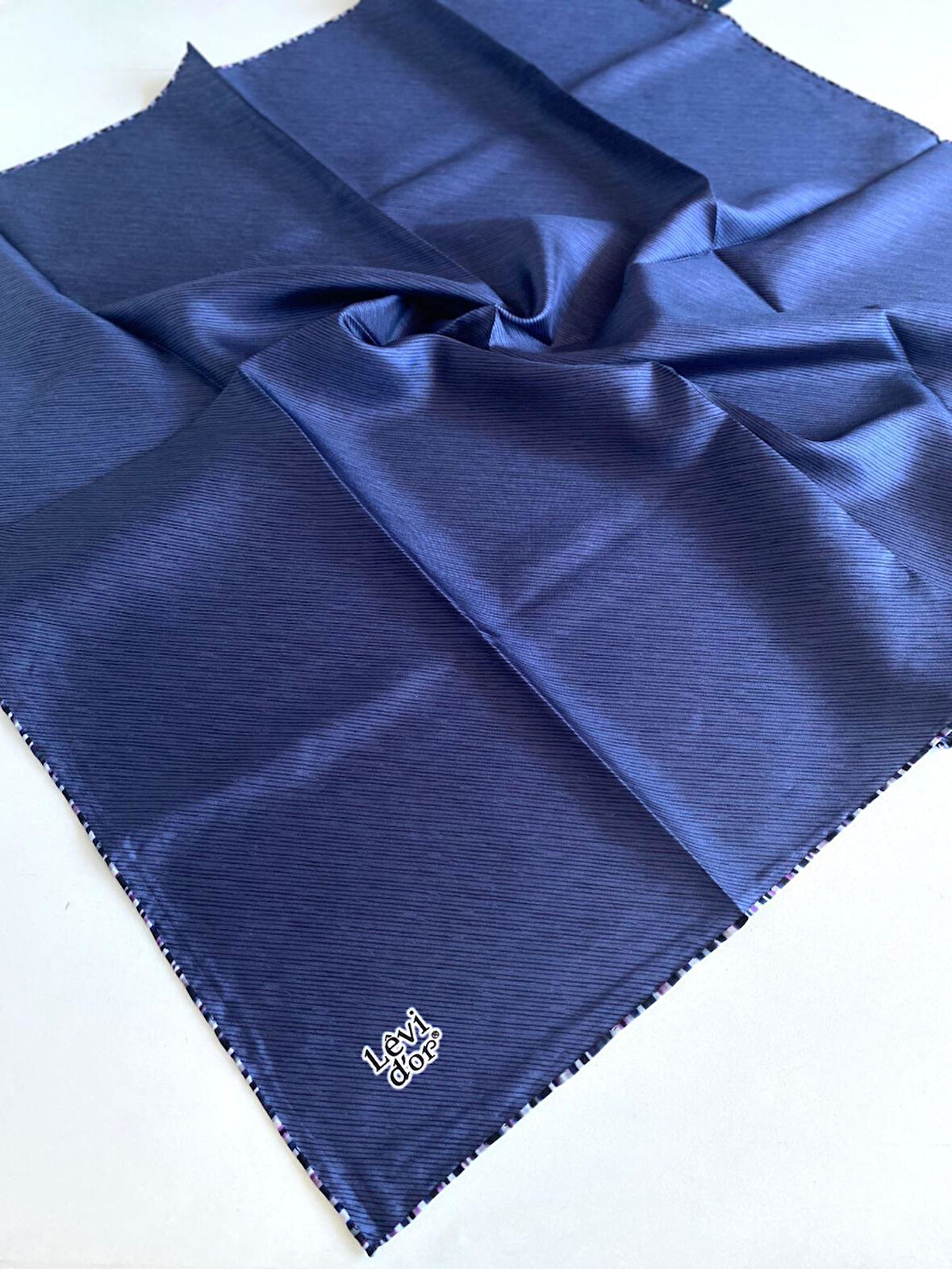 Levidor Tivil Saf İpek Eşarp 49224 Mavi Karışık Desen