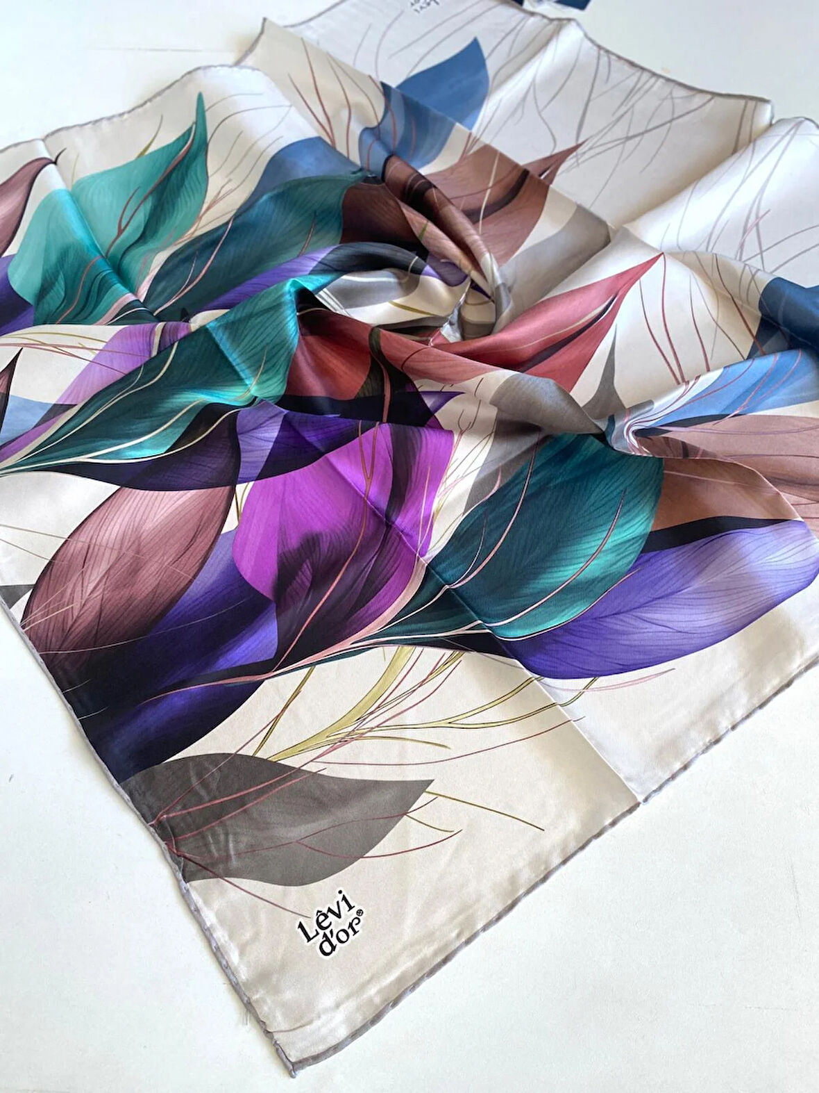 Levidor Tivil Saf İpek Eşarp 48952 Krem Karışık Desen