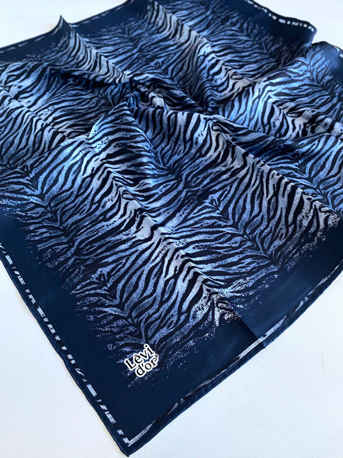 Levidor Tivil İpek Eşarp 47118 Lacivert Karışık Desen