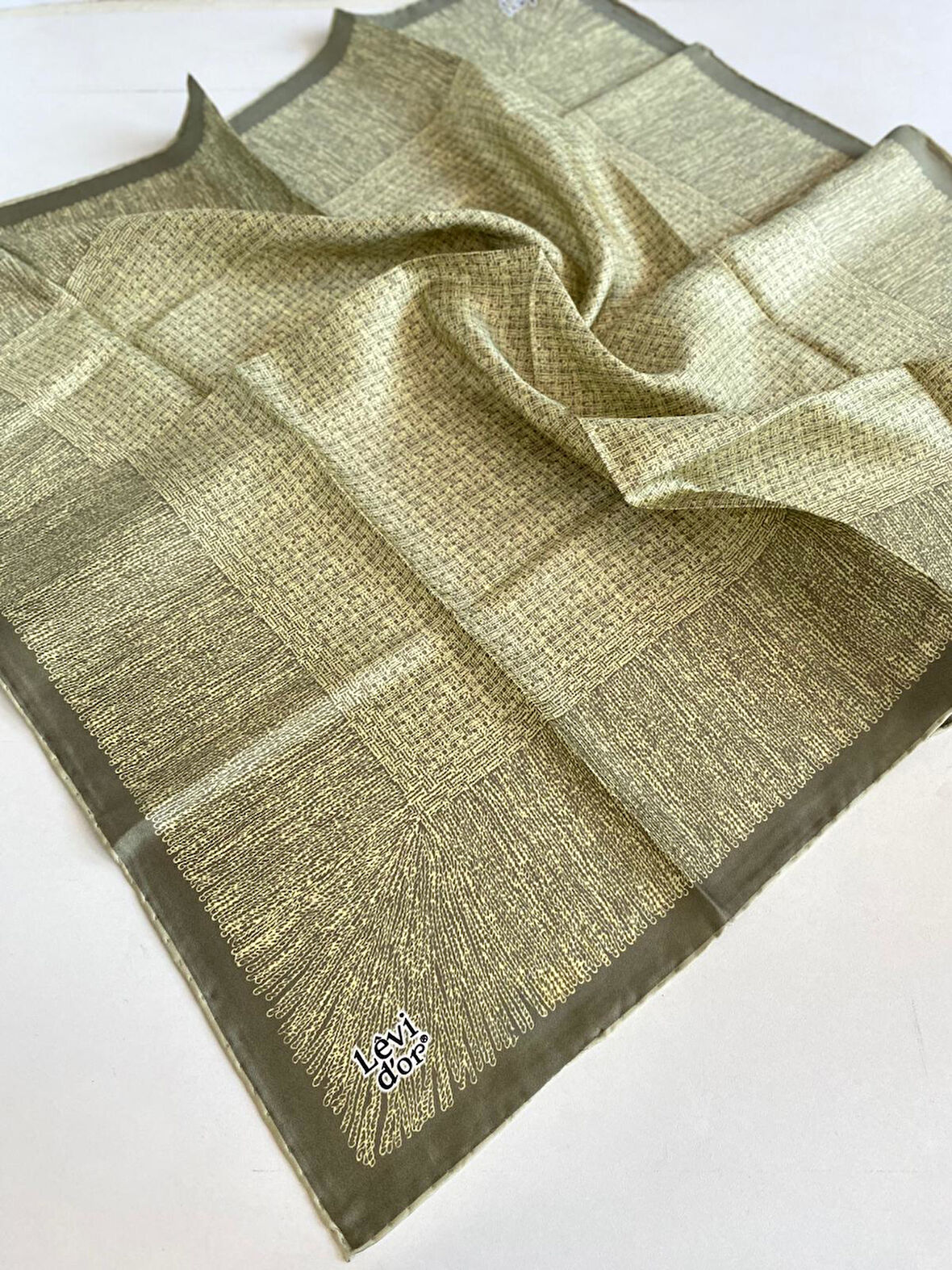 Levidor Tivil Saf İpek Eşarp 49267 Yeşil Karışık Desen