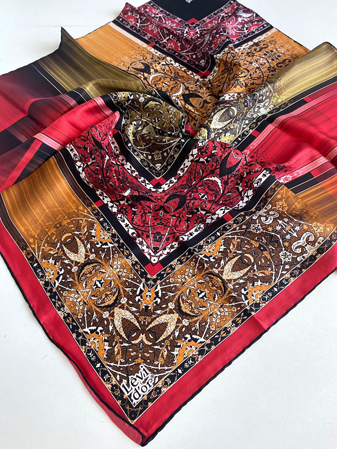 Levidor Tivil Saf İpek Eşarp 49234 Kırmızı Karışık Desen