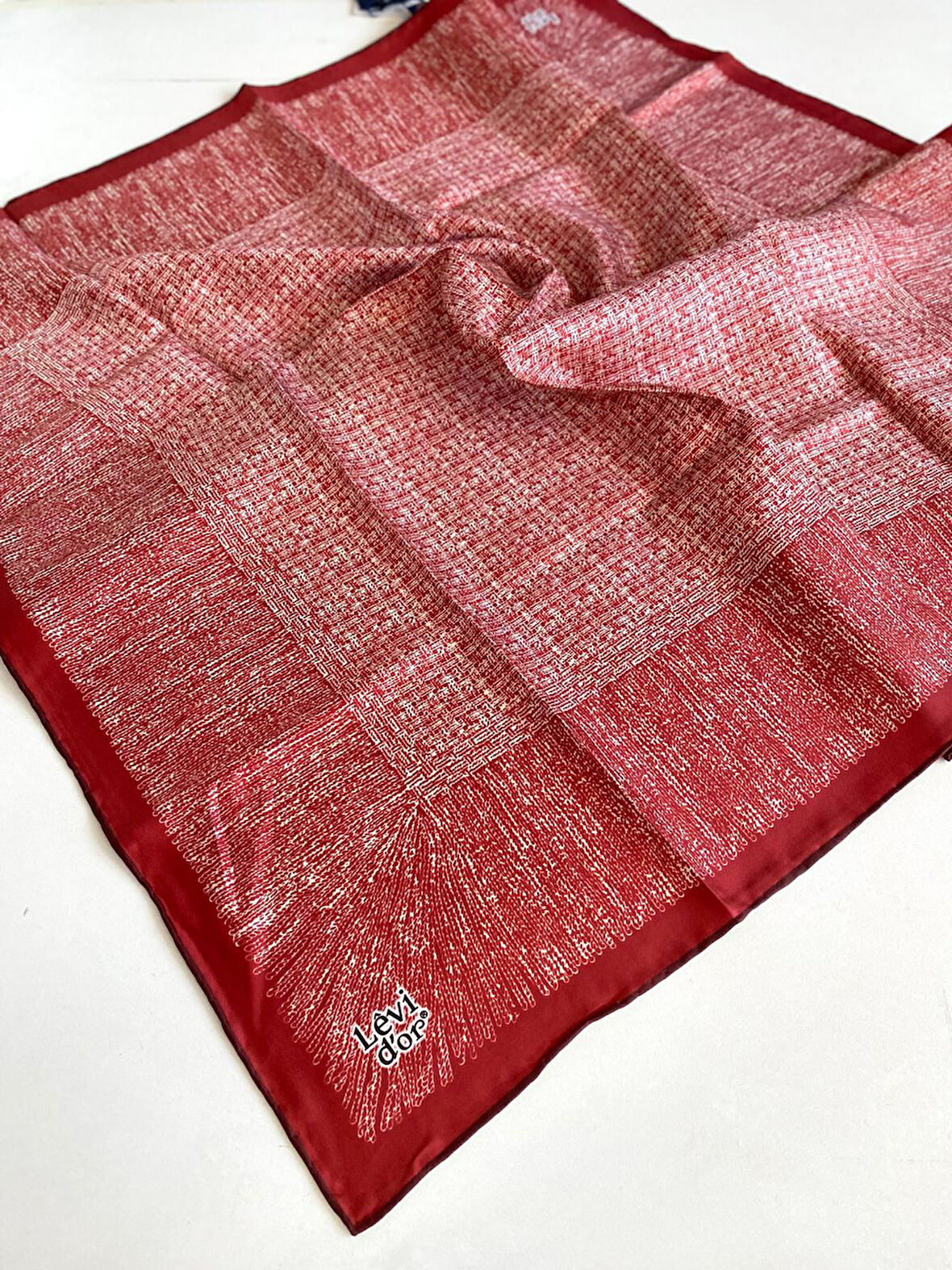 Levidor Tivil Saf İpek Eşarp 49266 Kırmızı Karışık Desen