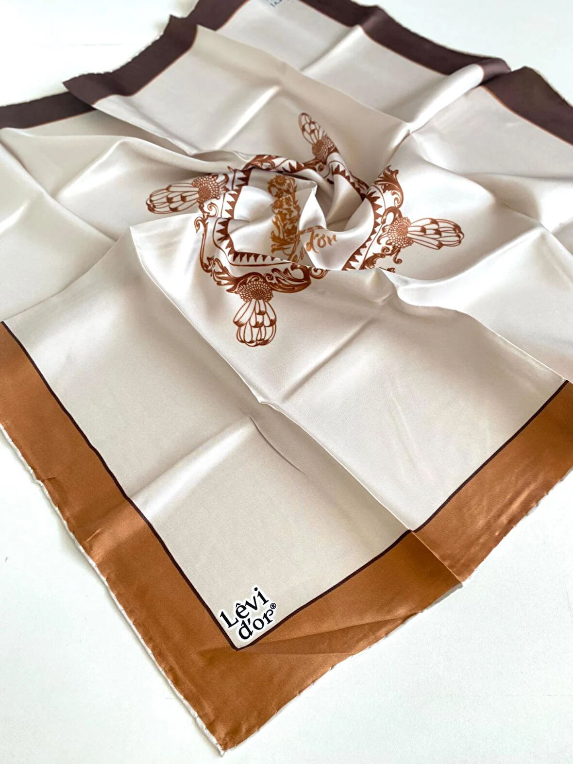 Levidor Tivil Saf İpek Eşarp 48956 Bej Karışık Desen