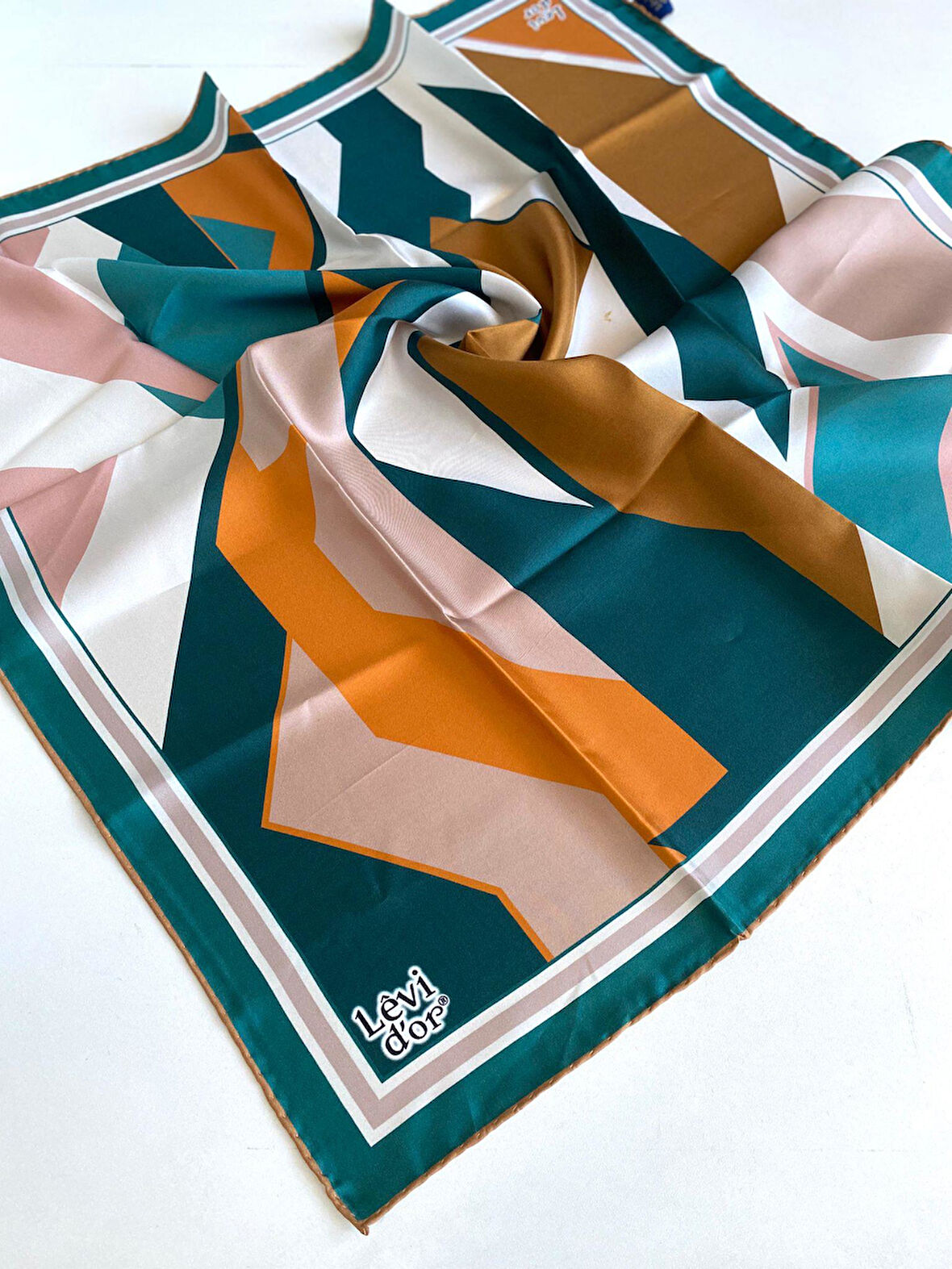 Levidor Tivil Saf İpek Eşarp 49394 Yeşil Karışık Desen