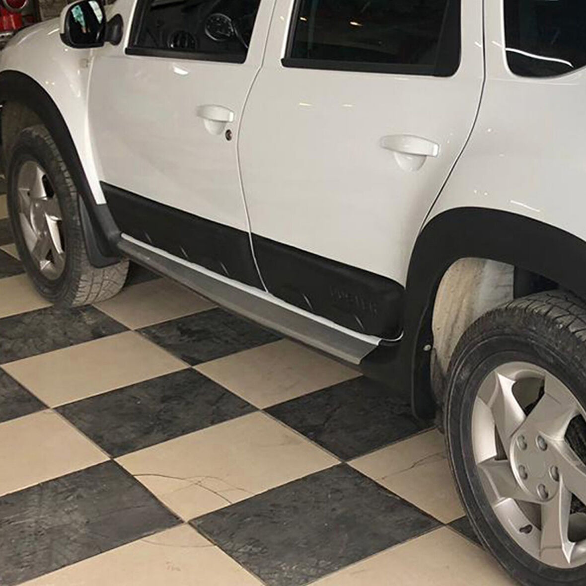 Dacia Duster Kapı Koruma Dodik 2010-2013 Yılı Arası 4 Parça