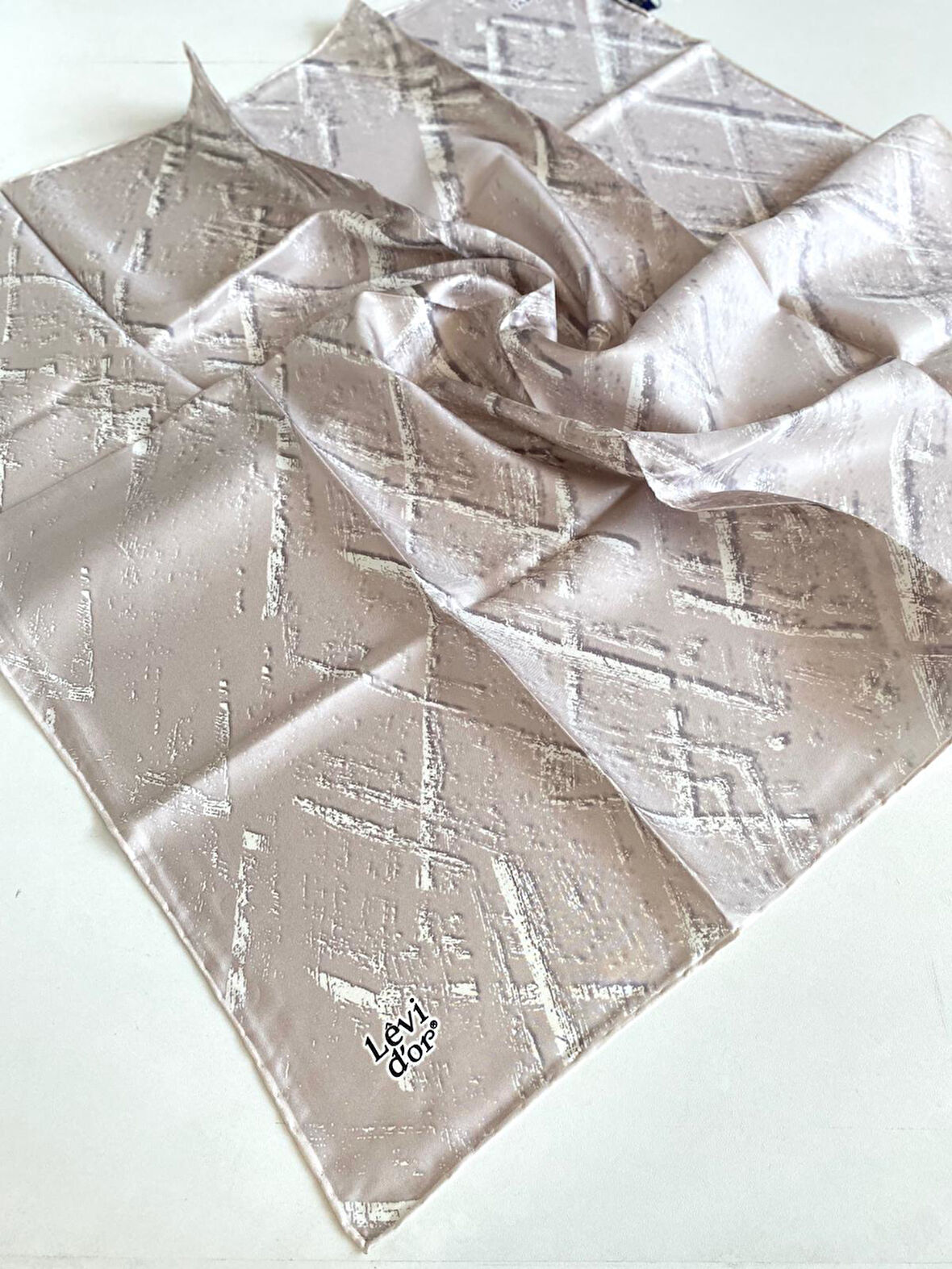 Levidor Tivil Saf İpek Eşarp 48981 Taş Karışık Desen