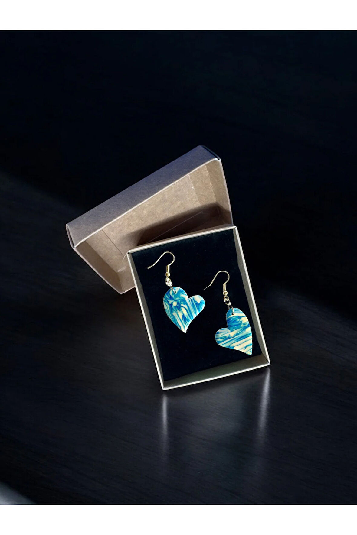 Muffyclay Özel Tasarım, El Yapımı Polimer Kil Mavi Desenli Kalp Küpe