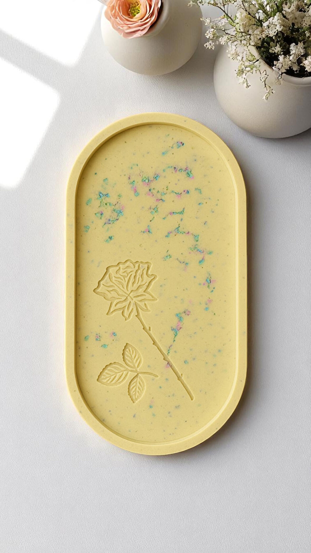 Gül Çizimli El Yapımı Dekoratif Tabak – Özel Tasarım (23 x 13 cm)