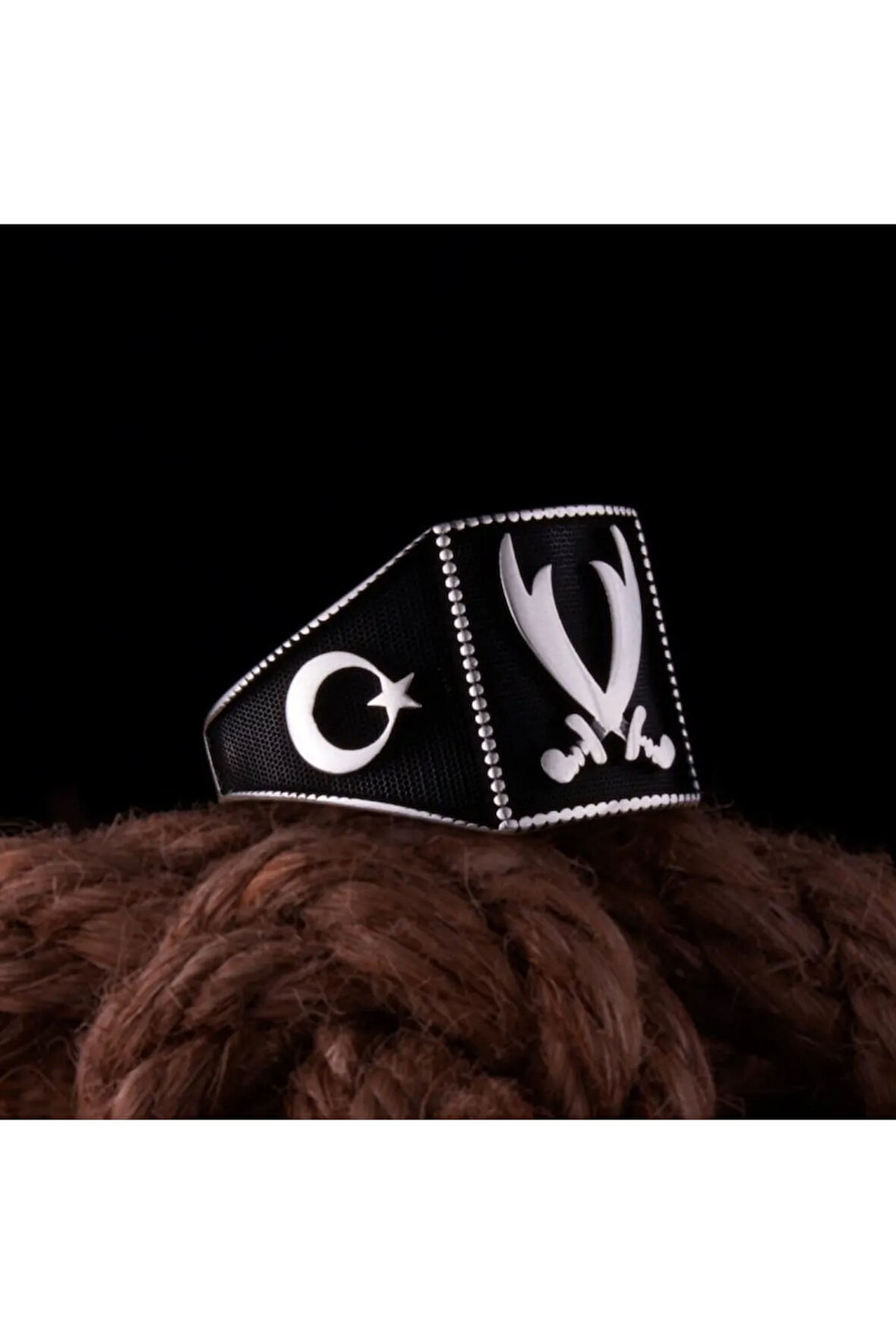 Erkek Gümüş Yüzük Ayyıldız Ve Çift Hz. Ali Kılıcı Işlemeli Siyah Oniks Taşlı Erkek Gümüş Yüzük