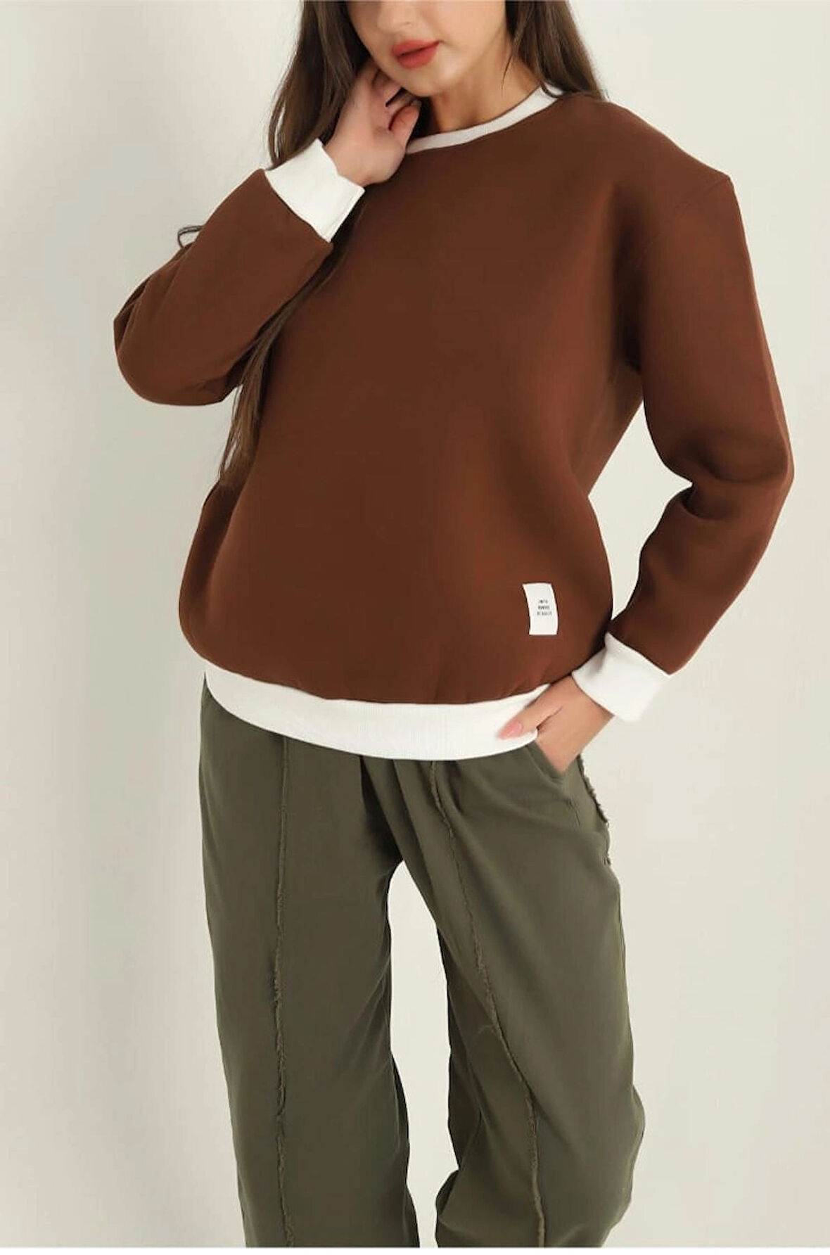 Şardonlu Bisiklet Yaka Üç İp Sweatshirt