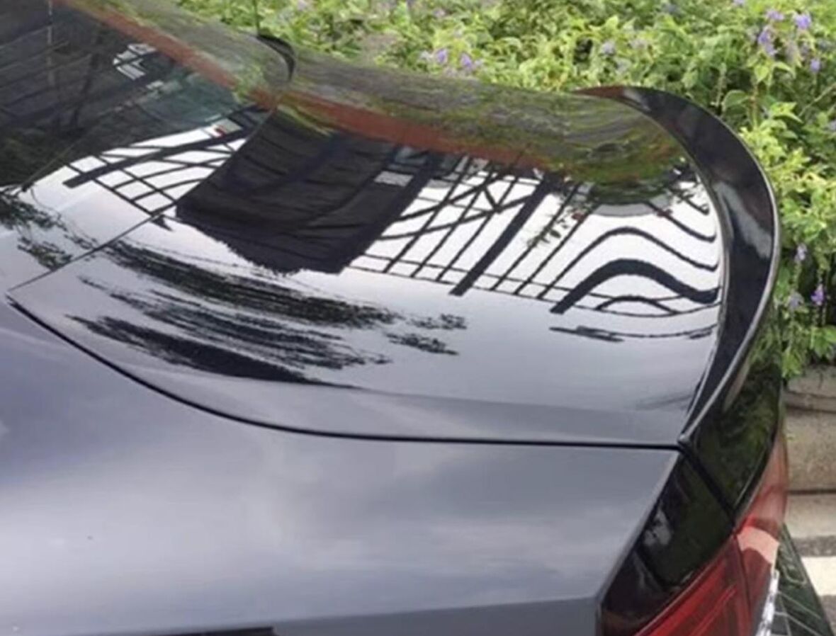 Volvo S90 spoiler (Pianoblack) 2016-2020 arası