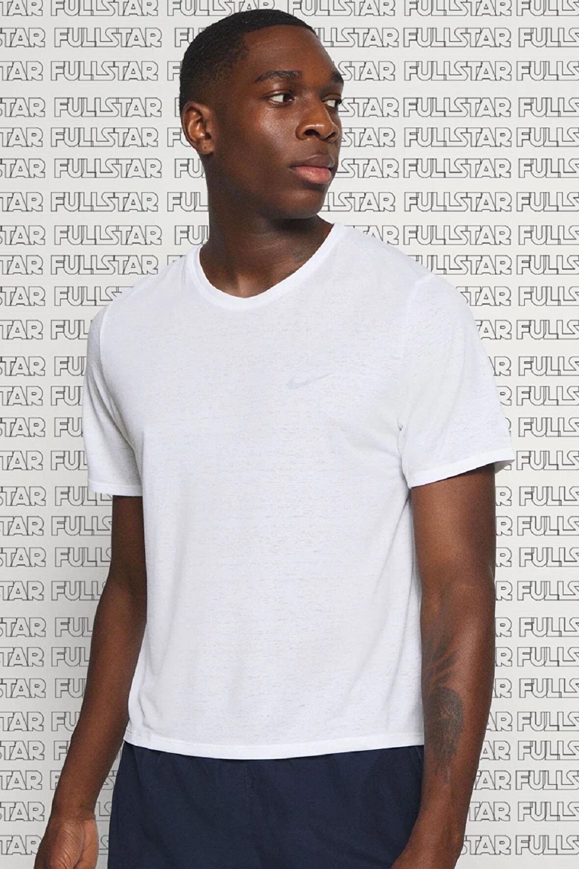 Nike Dri Fit Miler White T-Shirt Reflektörlü Amblemli Beyaz Erkek Koşu Spor Tişörtü