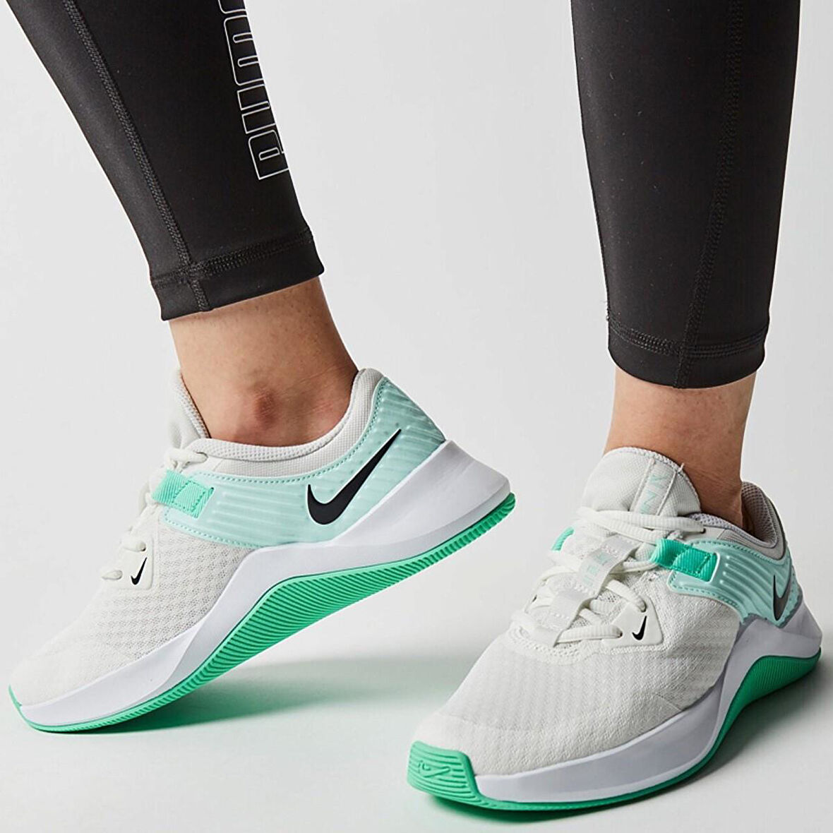 Nike MC Trainer Walk Training Shoes White Kadın Beyaz Yürüyüş Antrenman Ayakkabısı