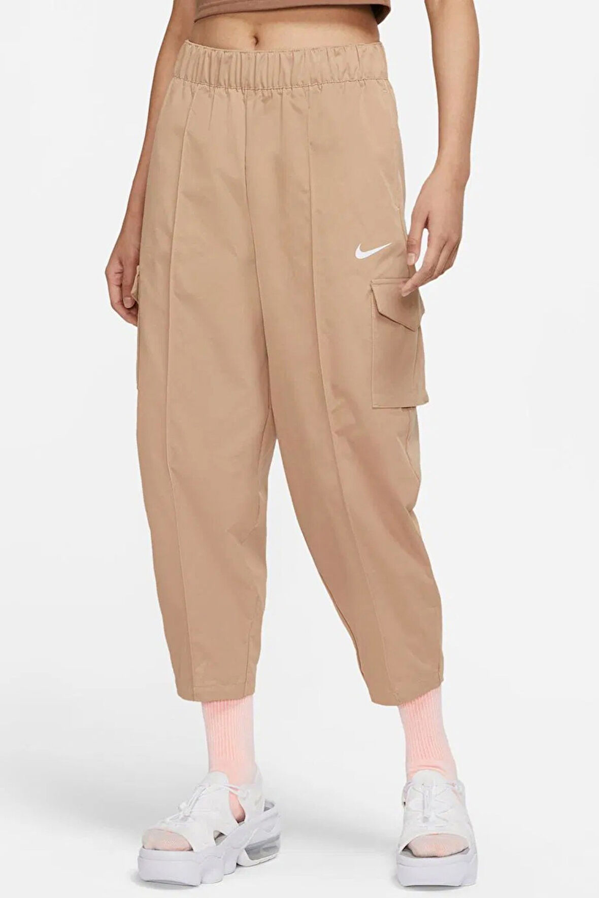 Nike Sportswear Essentials Curve Woven High Rise Pants Kadın Bol Kesim Yüksek Bel Dokuma Kargo Cepli EŞofman Altı Bej