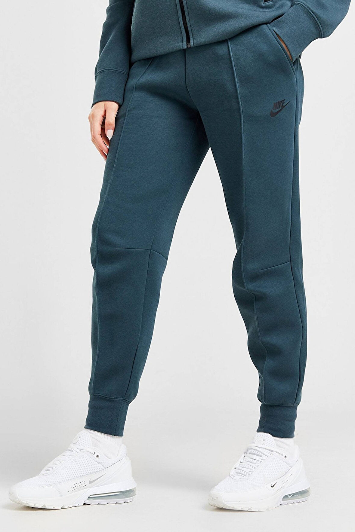Nike Sportswear Tech Fleece Standart Fit Mid Rise Jogger Kadın Eşofman Altı Koyu Yeşil