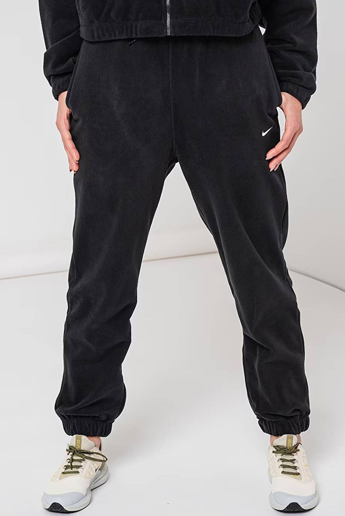 Nike Therma Fit One Loose Fit High Rise Fleece Training Kadın Bol Kesim Yüksek Bel Eşofman Altı Siyah