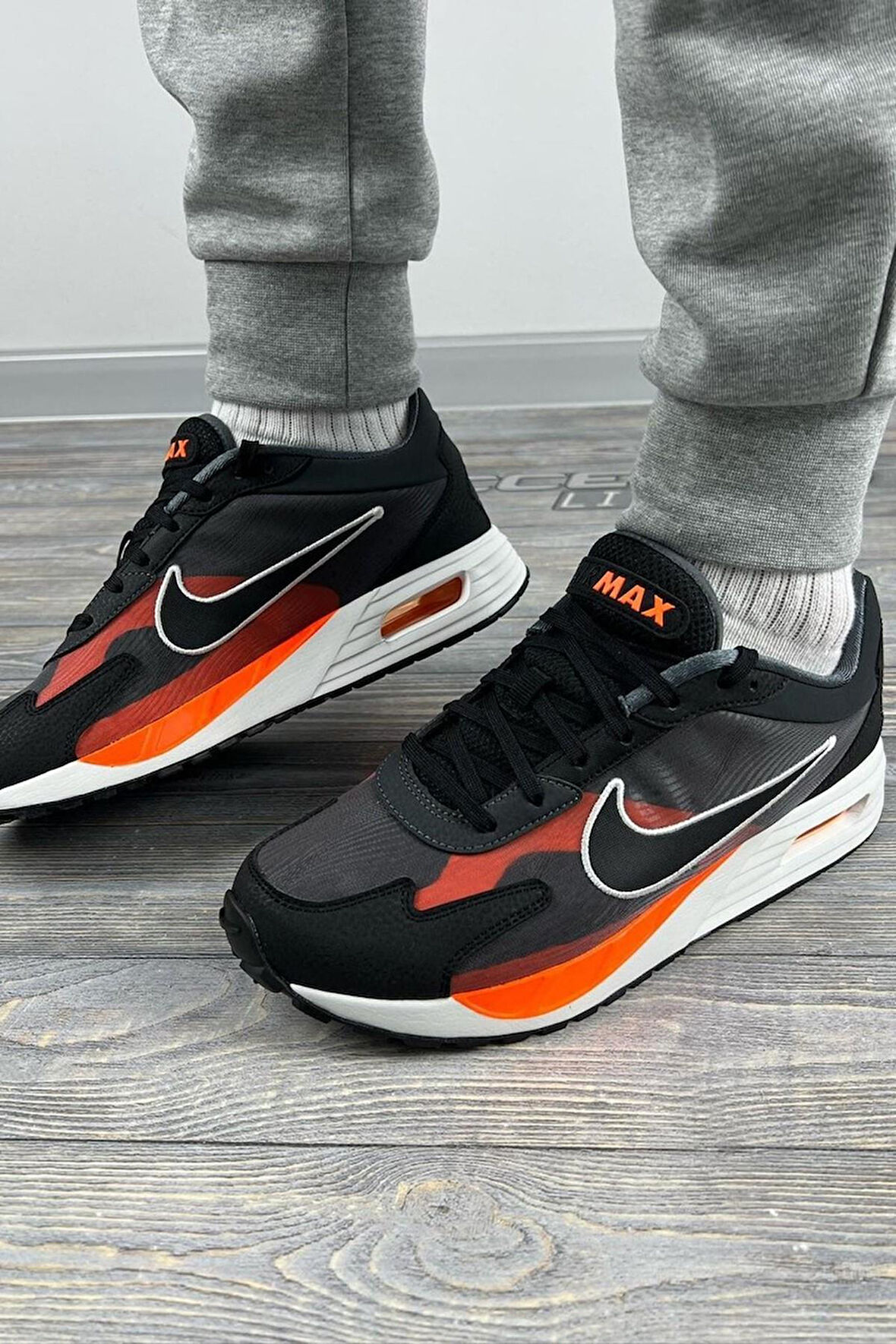 Nike Air Max Solo SE Anthracite Total Orange Sneaker Erkek Günlük Spor Ayakkabı Antrasit Turuncu