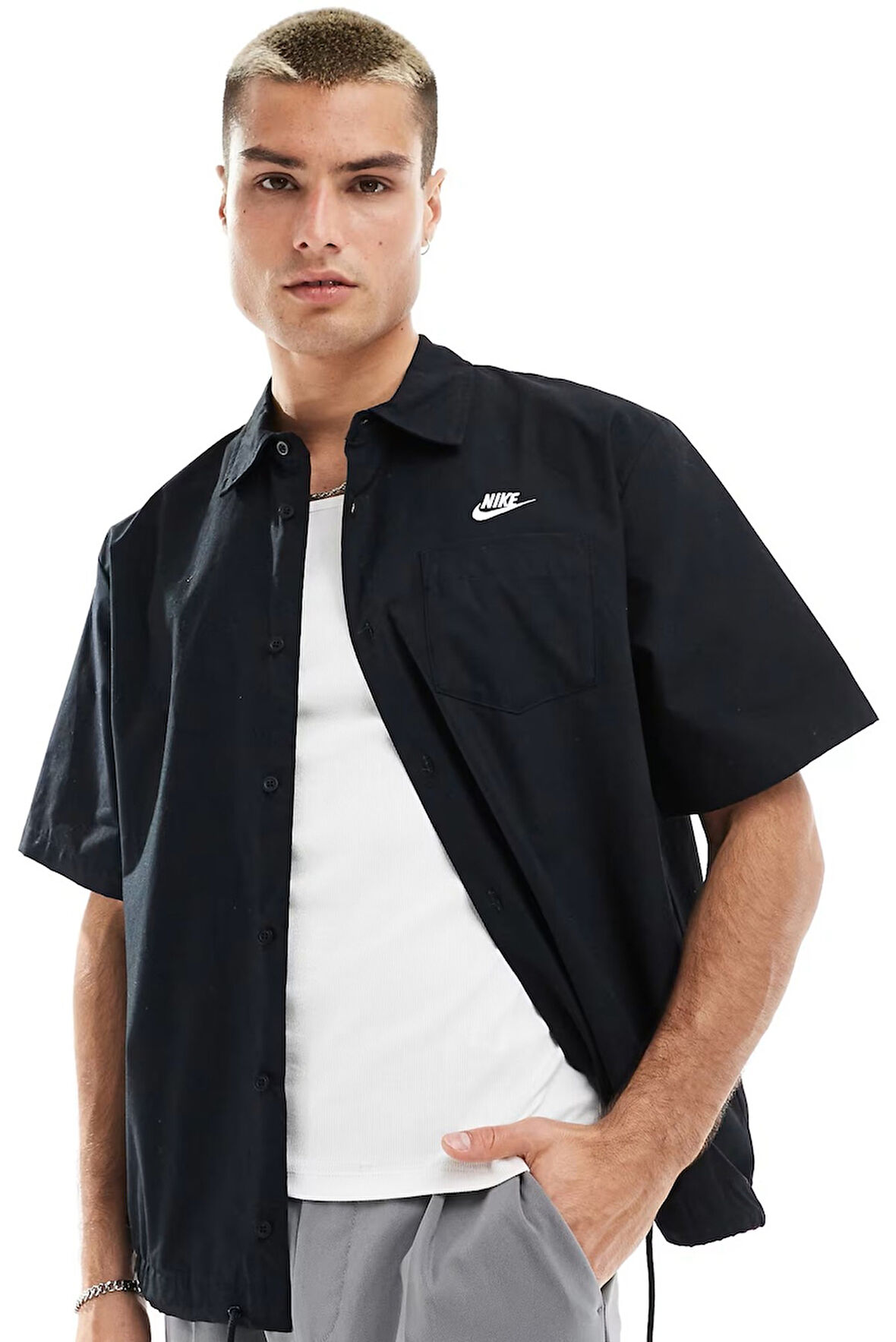 Nike Club Woven Loose Fit Short Sleeve Shirt in Black Erkek Bol Kesim Dokuma Kısa Kollu Spor Gömlek Siyah