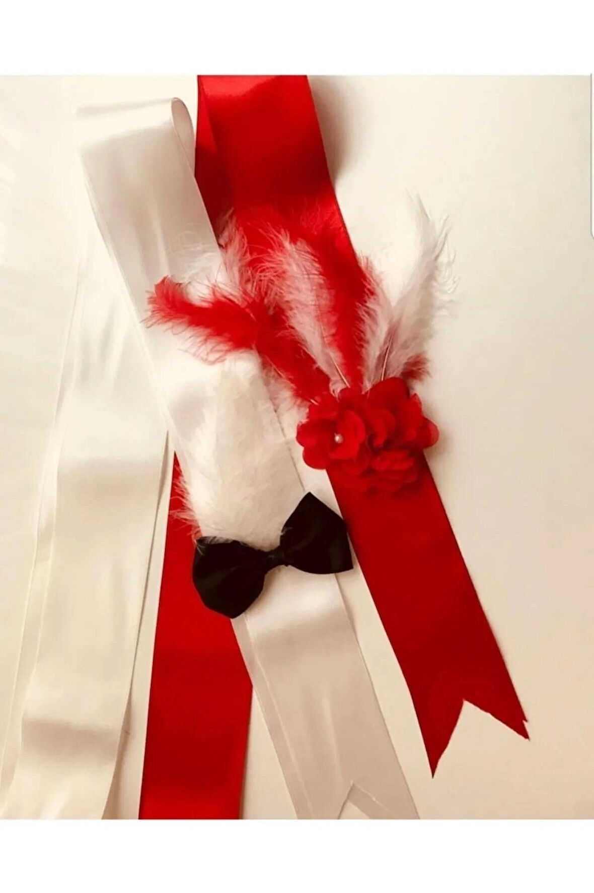 Lazer Güllü Tüylü Gelin Ve Damat Için Saten Takılık