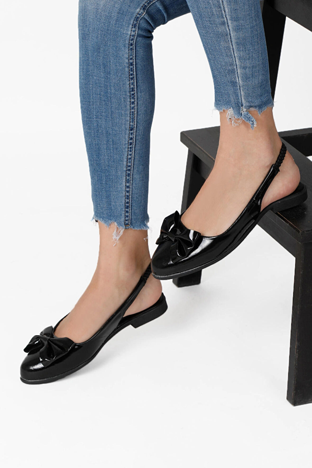 Arkası Açık Lastikli Kurdeleli Babet