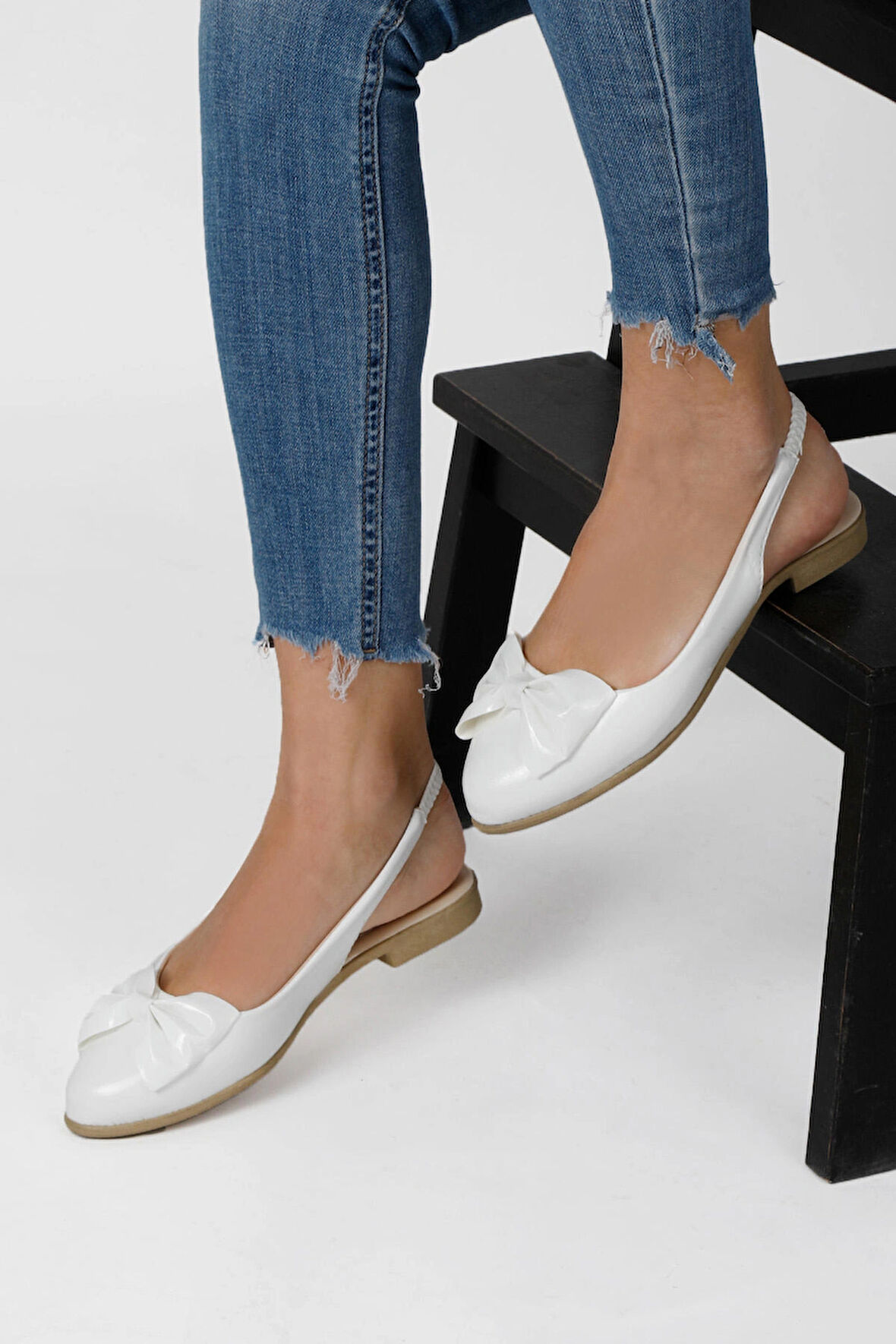 Arkası Açık Lastikli Kurdeleli Babet