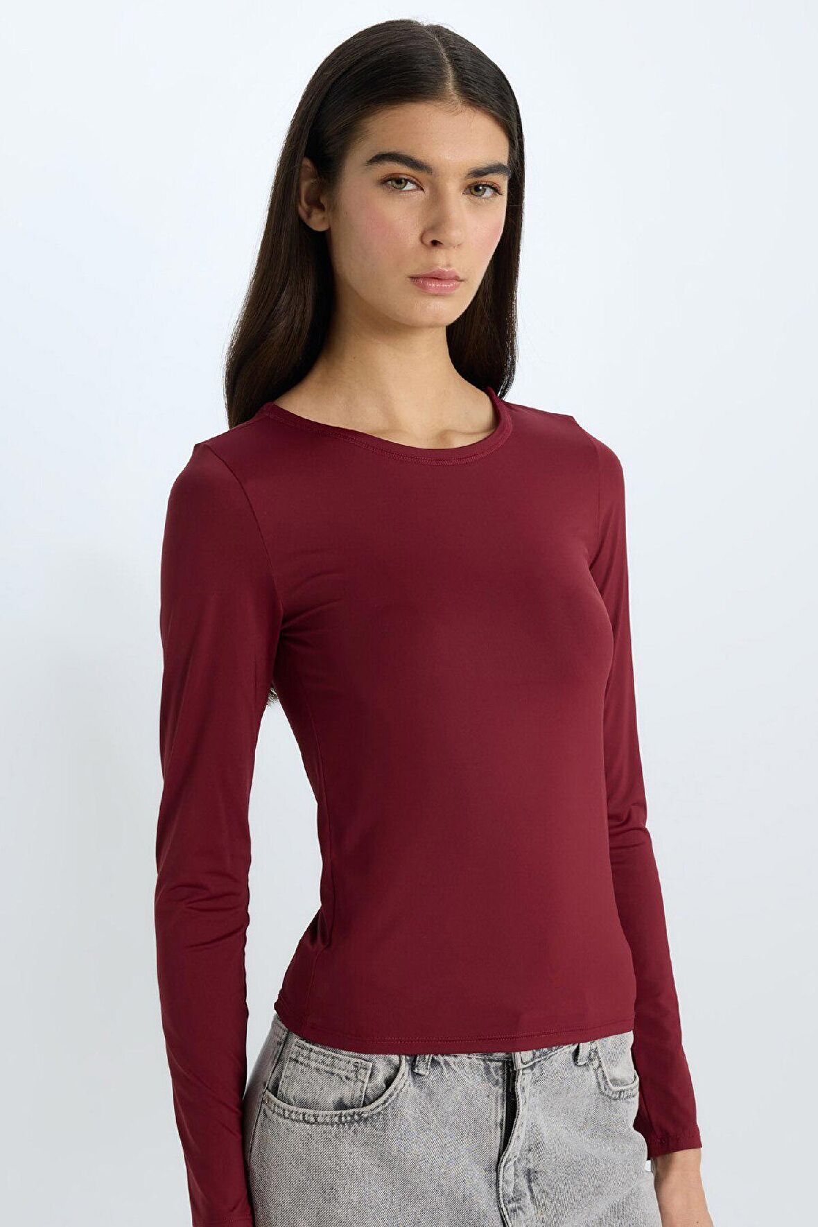 DeFacto Slim Fit Dar Kesim Bisiklet Yaka Basic Düz Uzun Kollu Tişört D3756AX24WNBR248