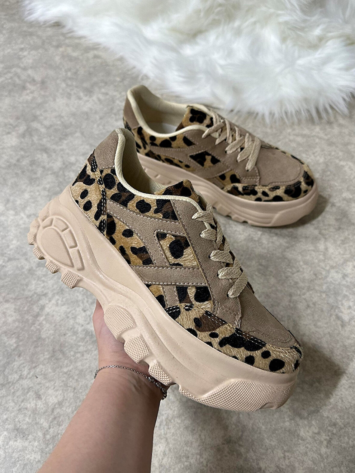 Günlük Kadın Sneaker Kalın Yüksek Taban Bağcıklı Rahat Tiger Şeritli Spor Ayakkabı 032