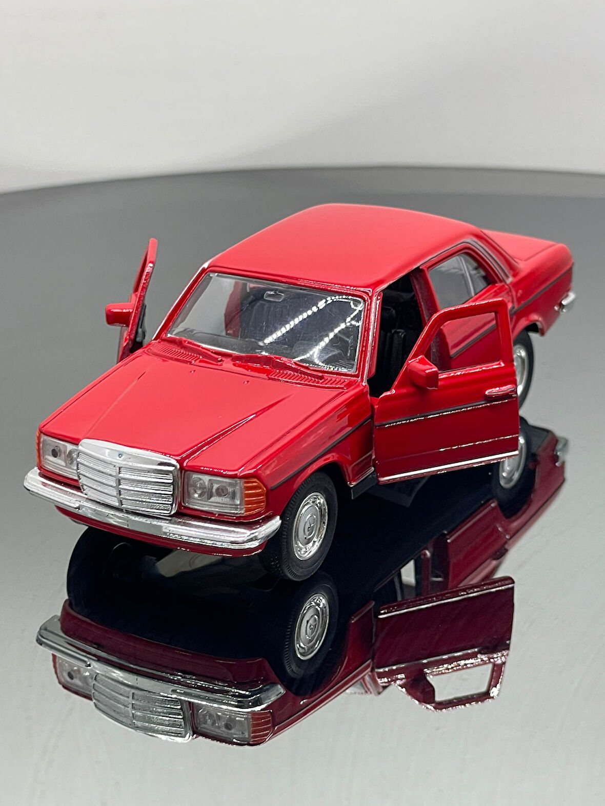 1.36 Ölçek  Mercedes e 230 Metal Çek Bırak Model Oyuncak Araba