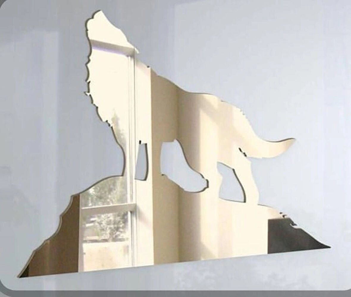 Uluyan Kurt Silüeti Pleksi Ayna Duvar Dekoru 