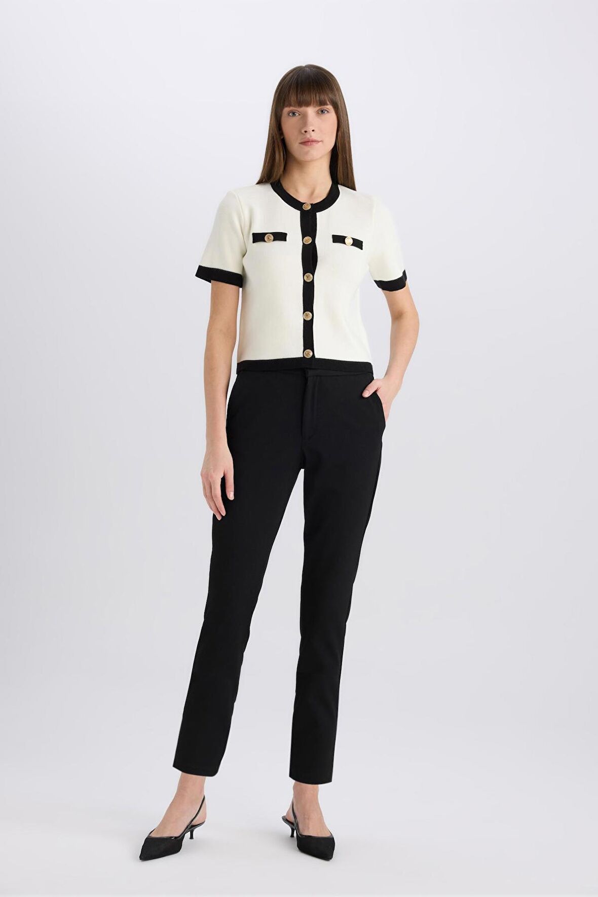 DeFacto Klasik Chino Kumaş Pantolon Normal Bel Basic Düz Cepli Bilek Boy C1429AX25SPBK81