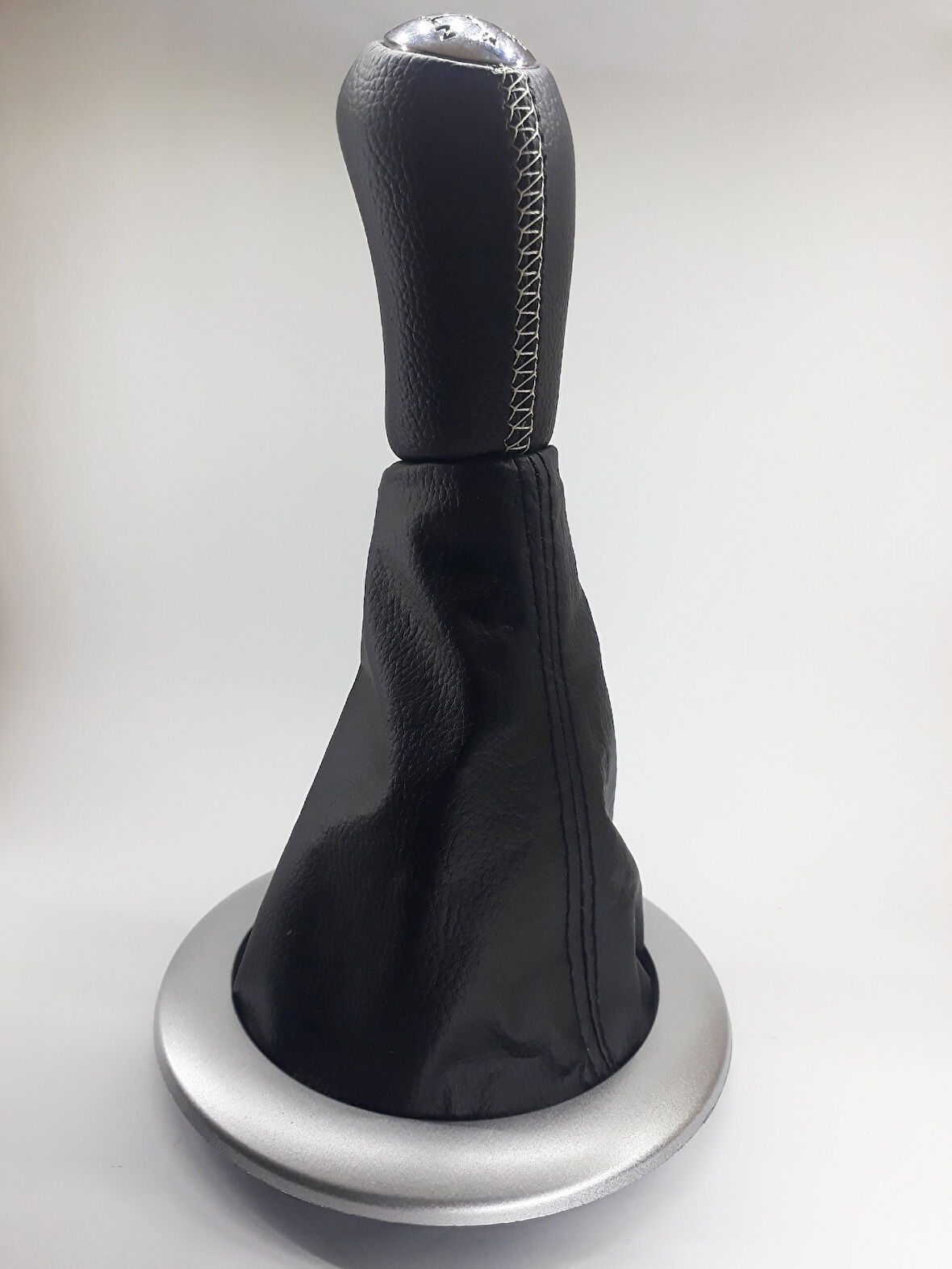 Renault Megane 2 Vites Topuzu ve Körüğü (Siyah Deri)