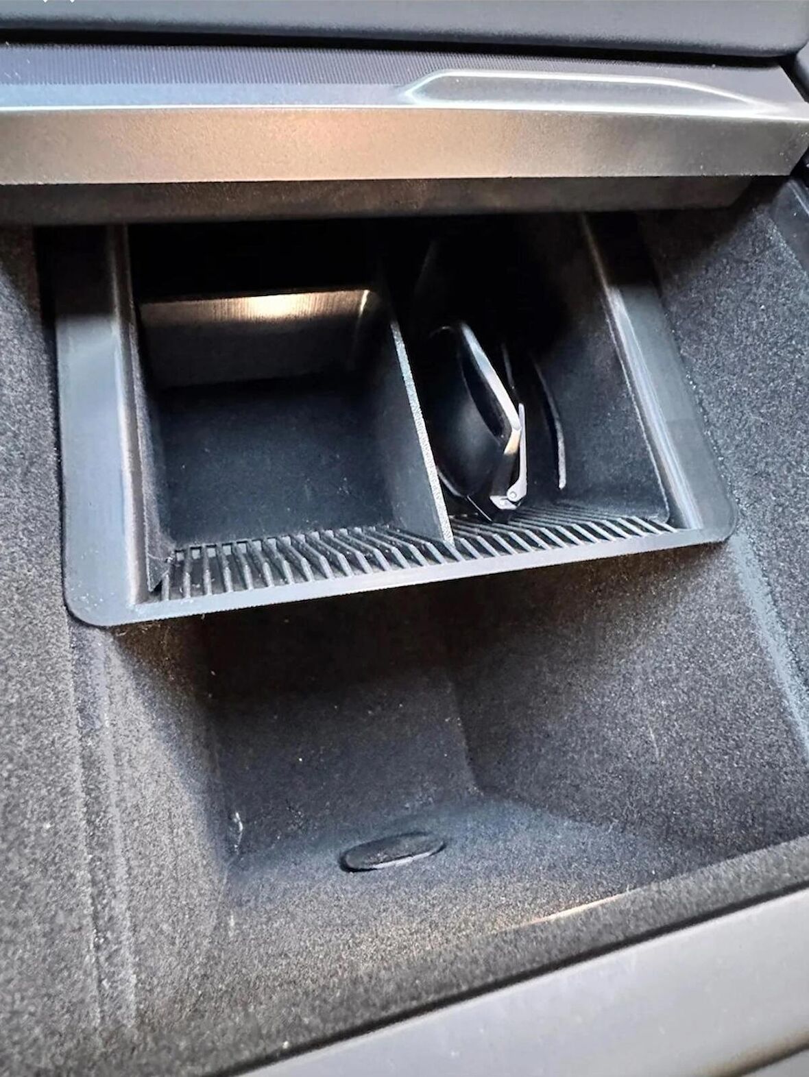 Tesla Model Y Juniper Orta Konsol Düzenleyici –  Araca Birebir Uyumlu Organizer